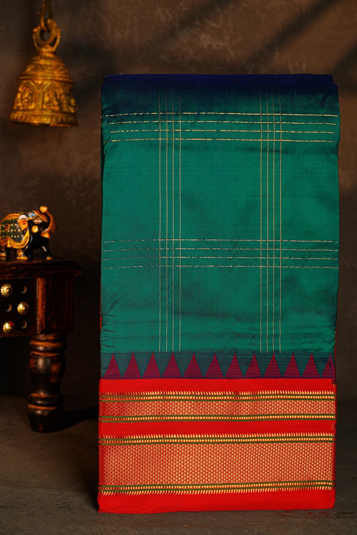 Narayanpet Silk Sea Green Saree With Diamonds In Zari Border