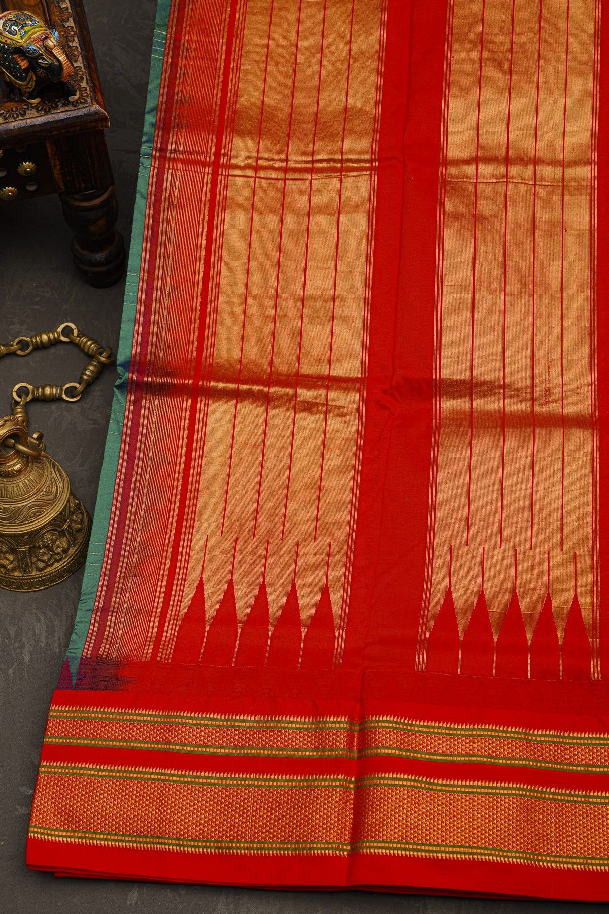 Narayanpet Silk Sea Green Saree With Diamonds In Zari Border