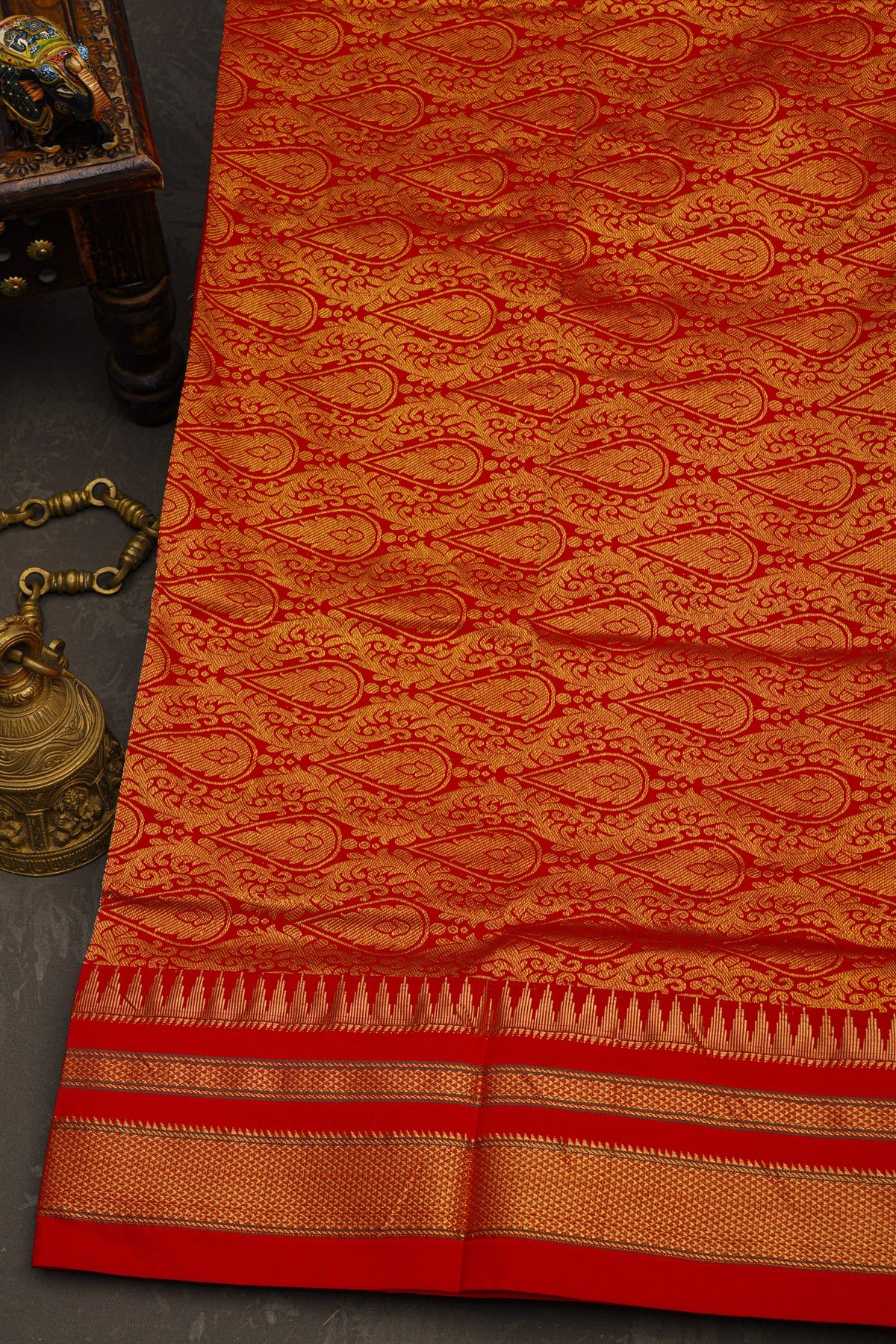 Narayanpet Silk Off White Saree With Diamonds In Zari Border