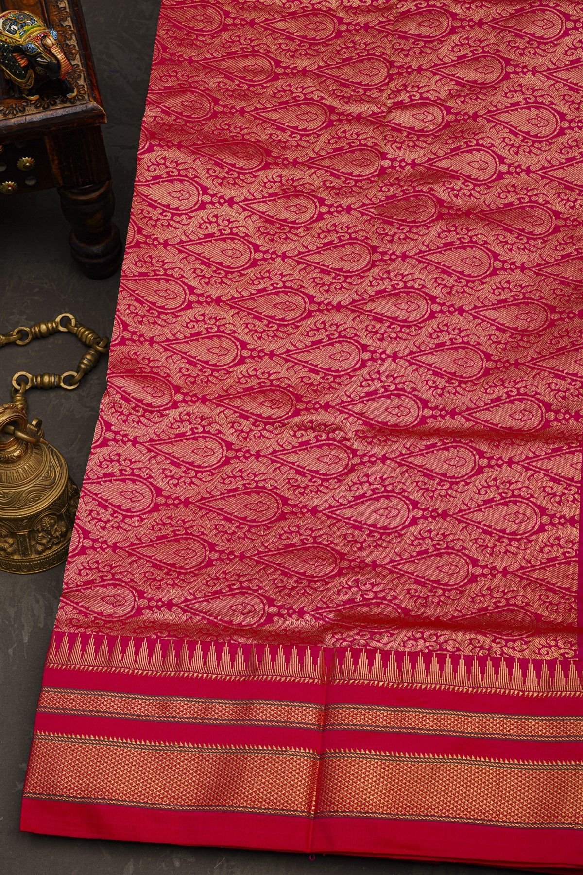 Narayanpet Silk Bottle Green Saree With Diamonds In Zari Border