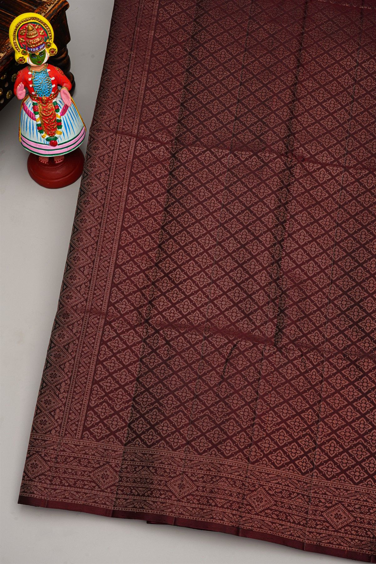 Coimbatore Silk Bottle Green Saree With Temple And Diamond Zari Border