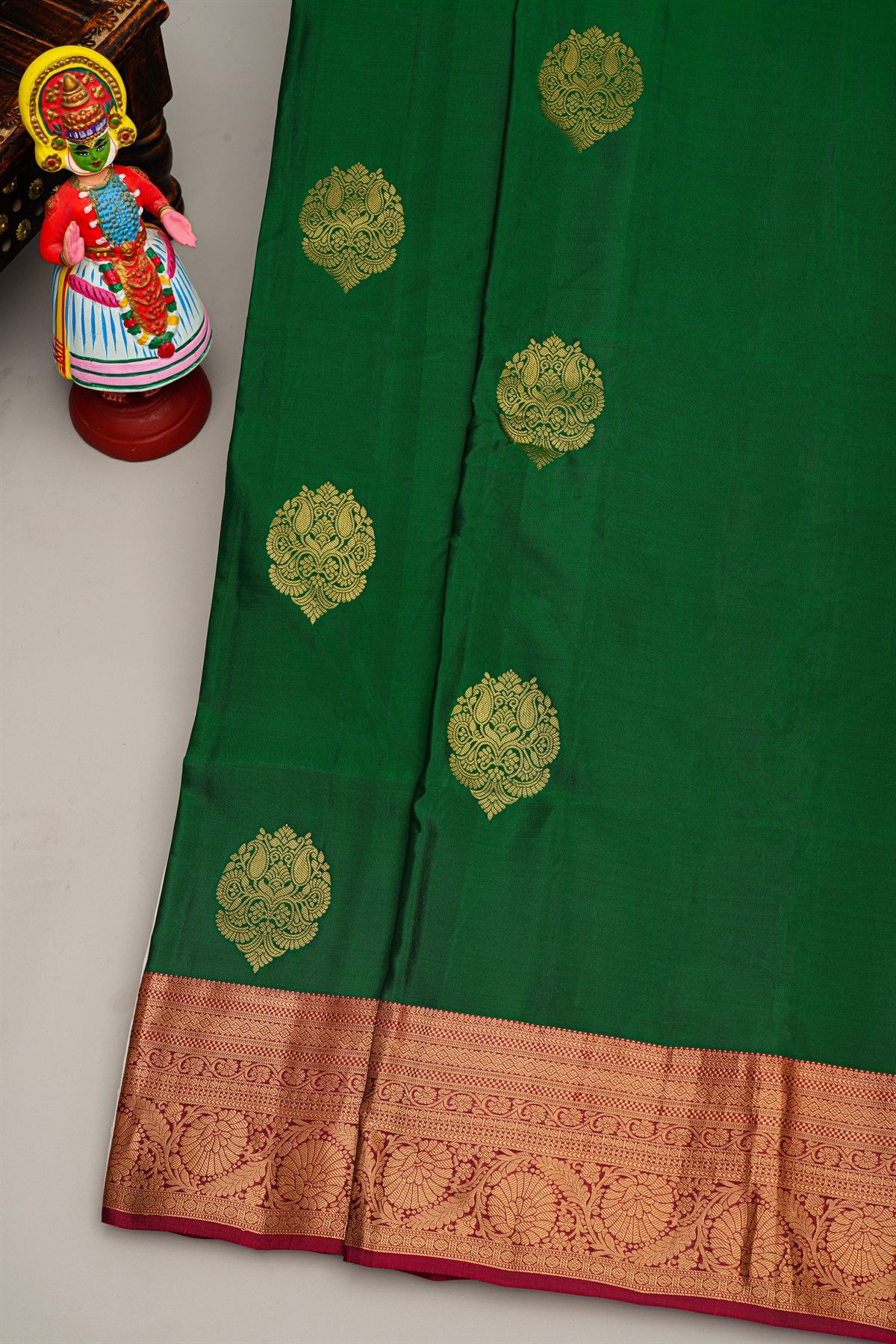 Coimbatore Silk Bottle Green Saree With Florals And Leaves Jaal Border