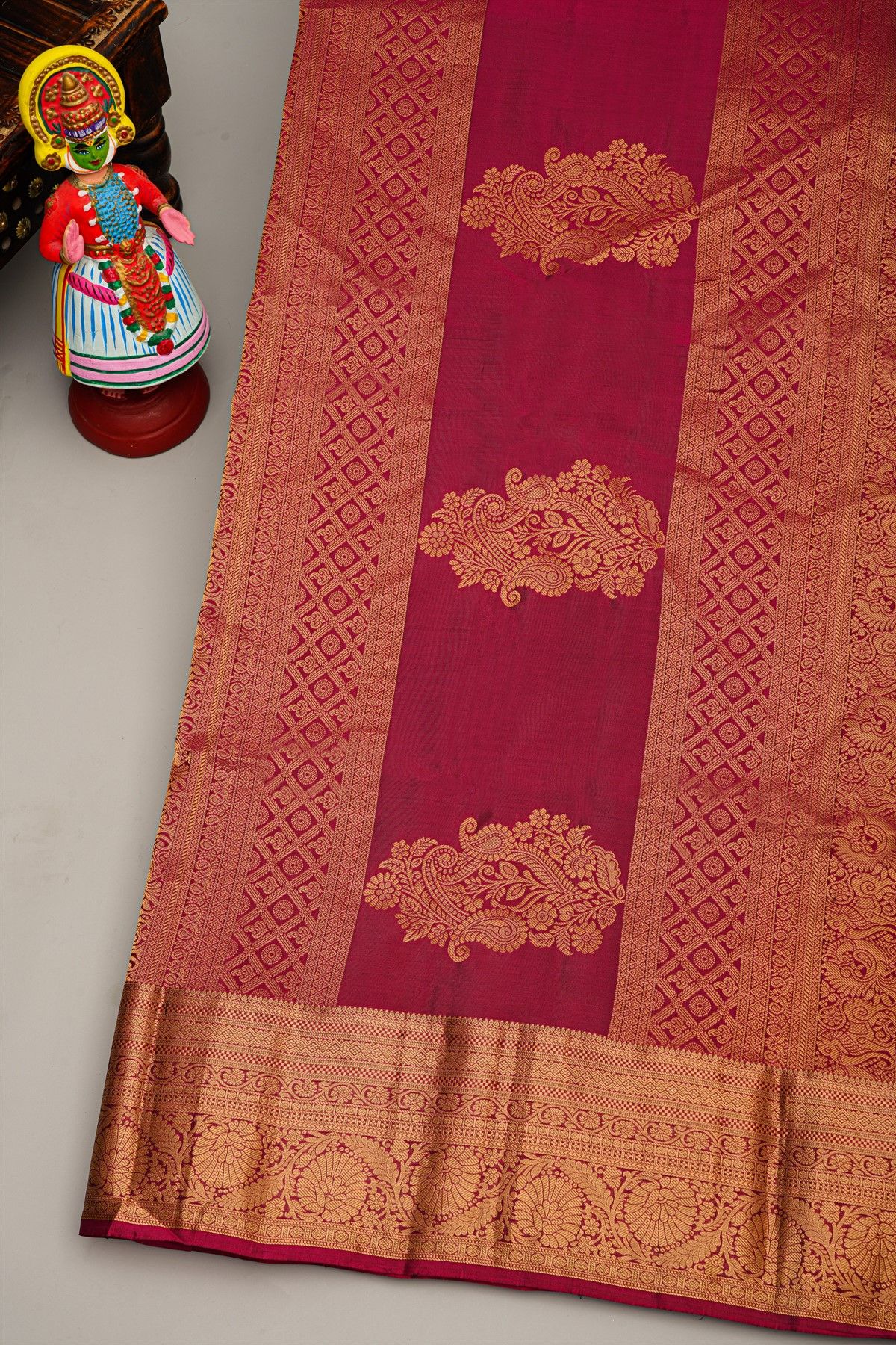 Coimbatore Silk Bottle Green Saree With Florals And Leaves Jaal Border