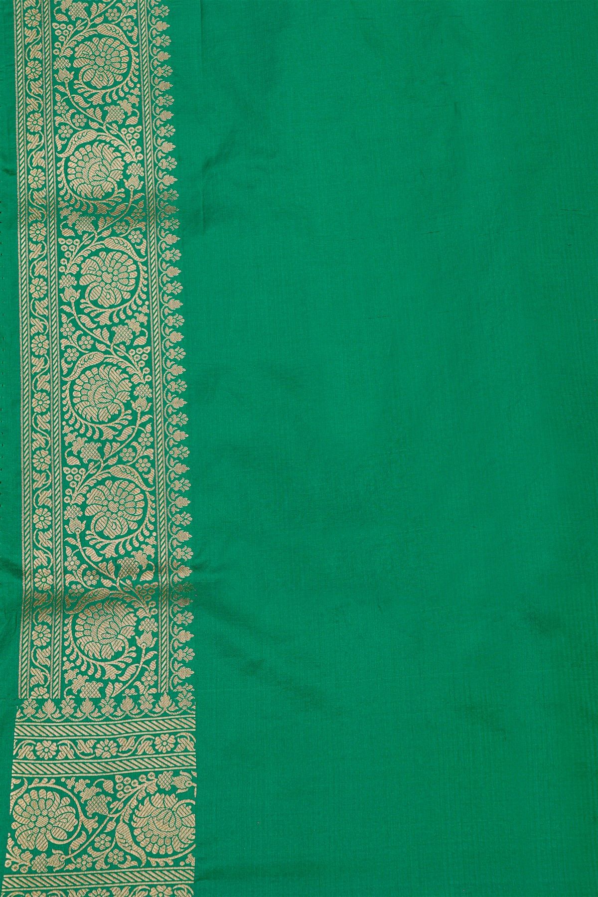 Banarasi Silk Sea Green Saree With Floral And Leaf Jaal Body