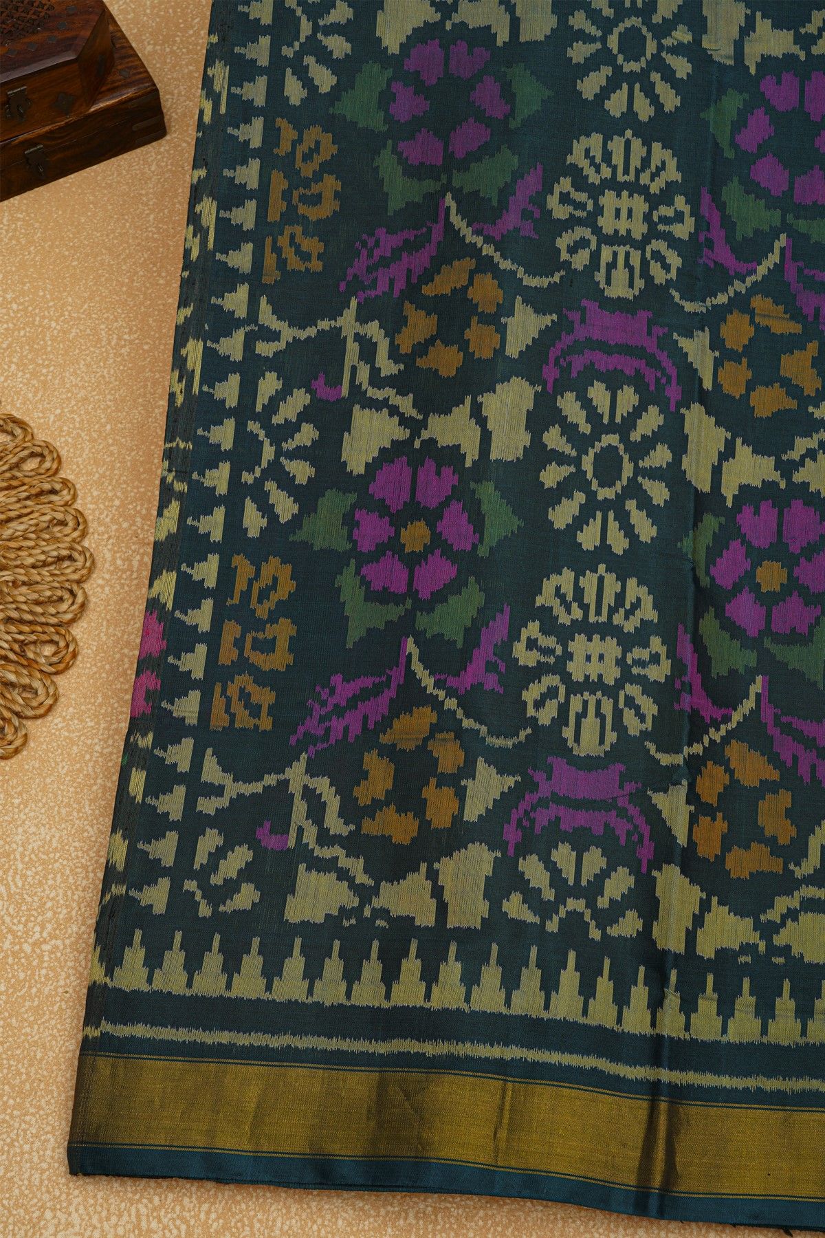 Patola Silk Dual Colour Saree With Florals And Leaves Body