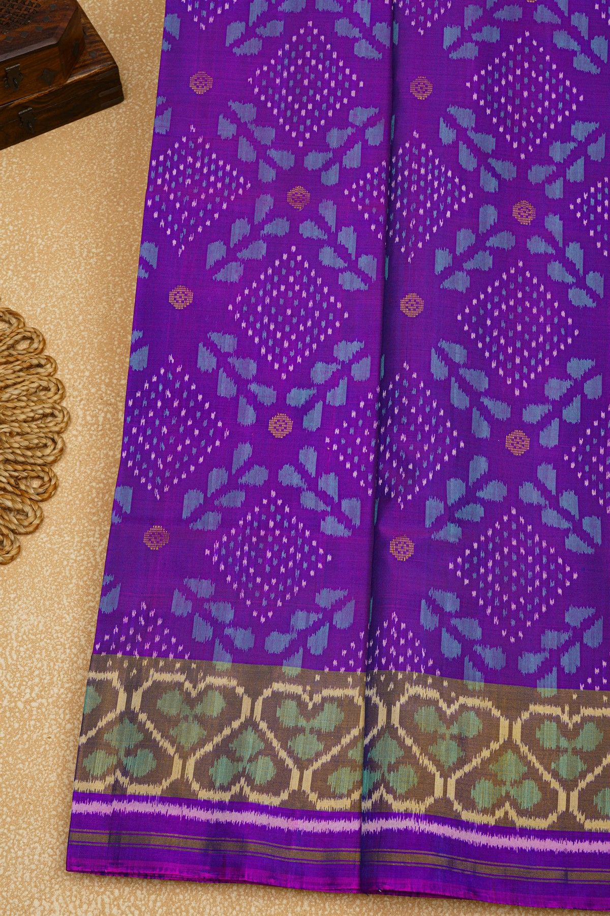 Patola Silk Lavender Saree With Florals And Leaves Jaal Border