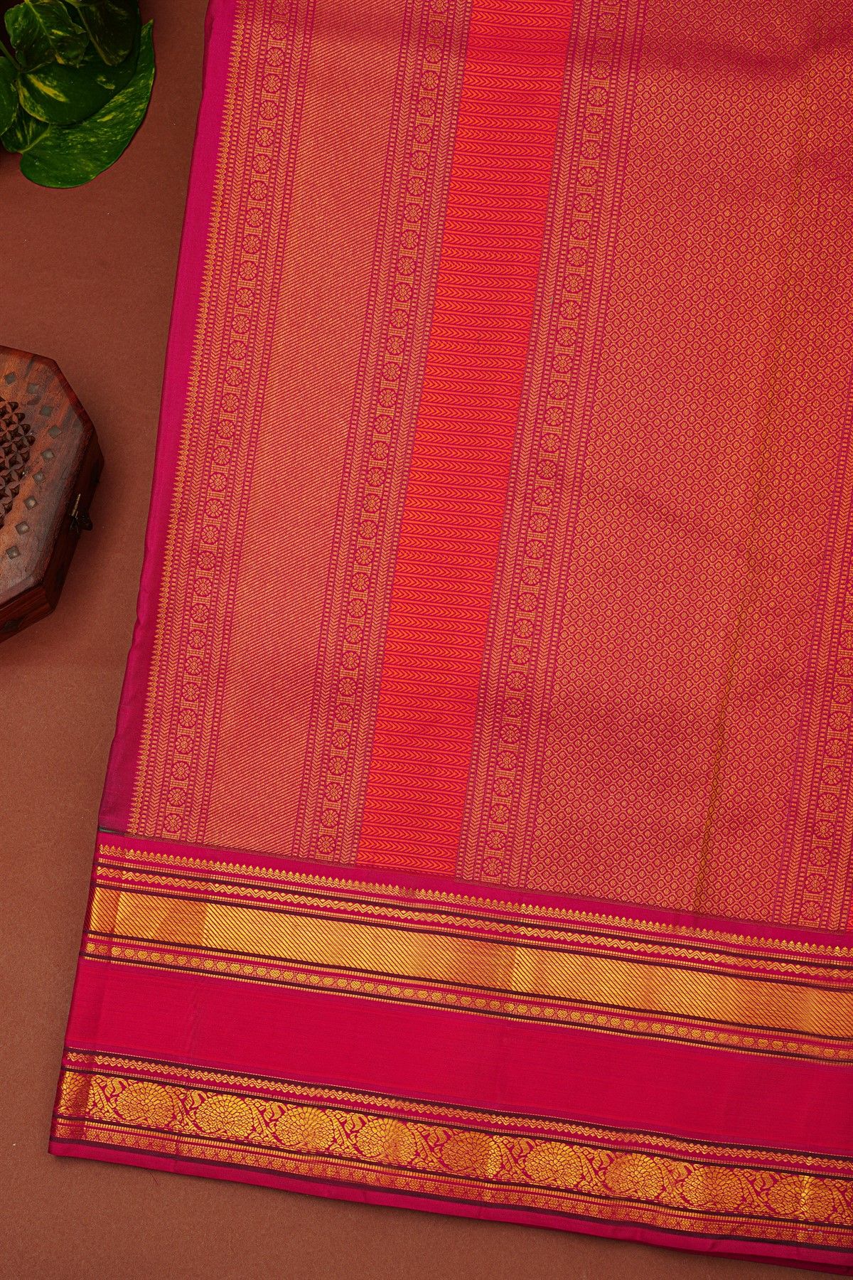 Kancheepuram Silk Lime Green Saree With Thread Embroidery Work And Gap Border