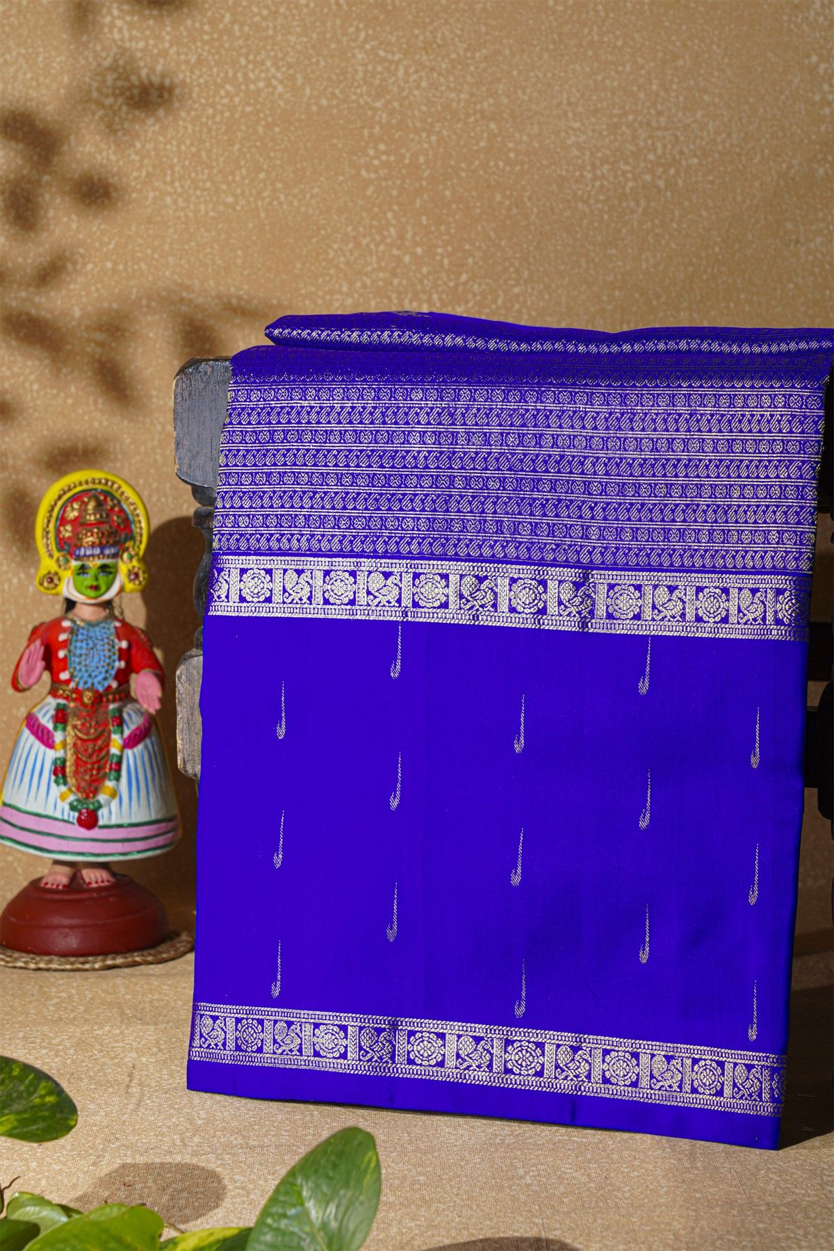 Venkatagiri Silk Royal Blue Saree With Dollar And Paisleys In Lines Body