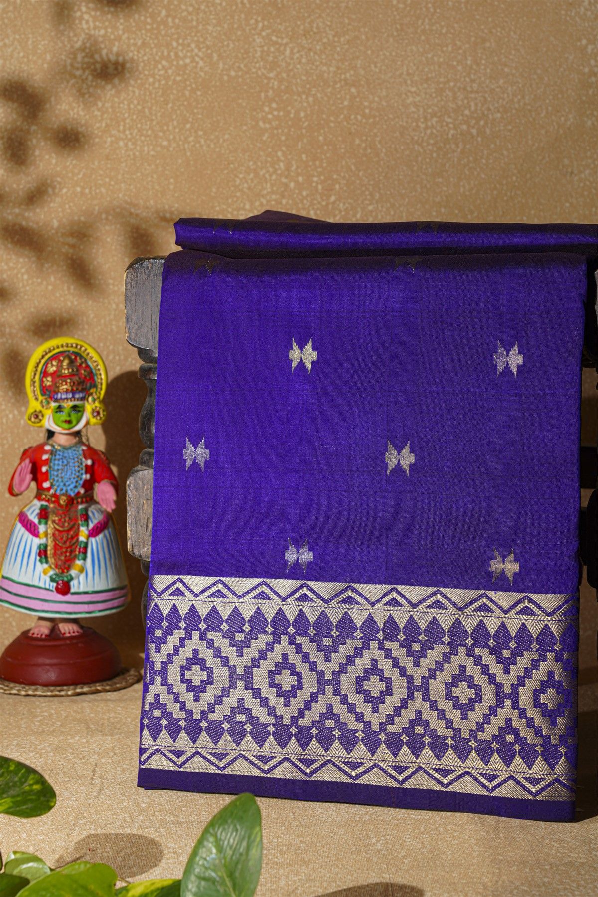 Venkatagiri Silk Royal Blue Saree With Arrow Buttis Body