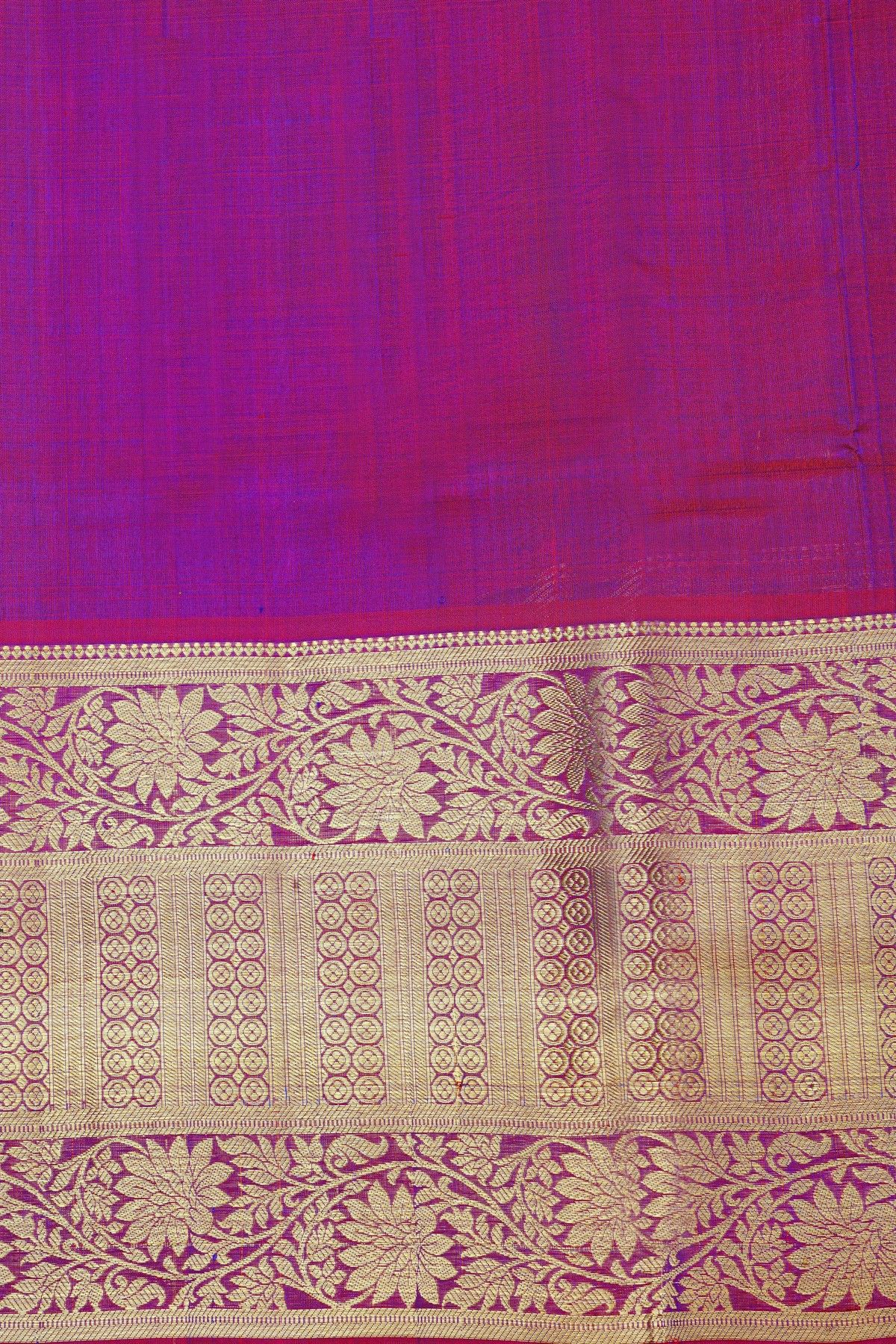 Venkatagiri Silk Dual Colour Saree With Florals And Leaves Jaal Border