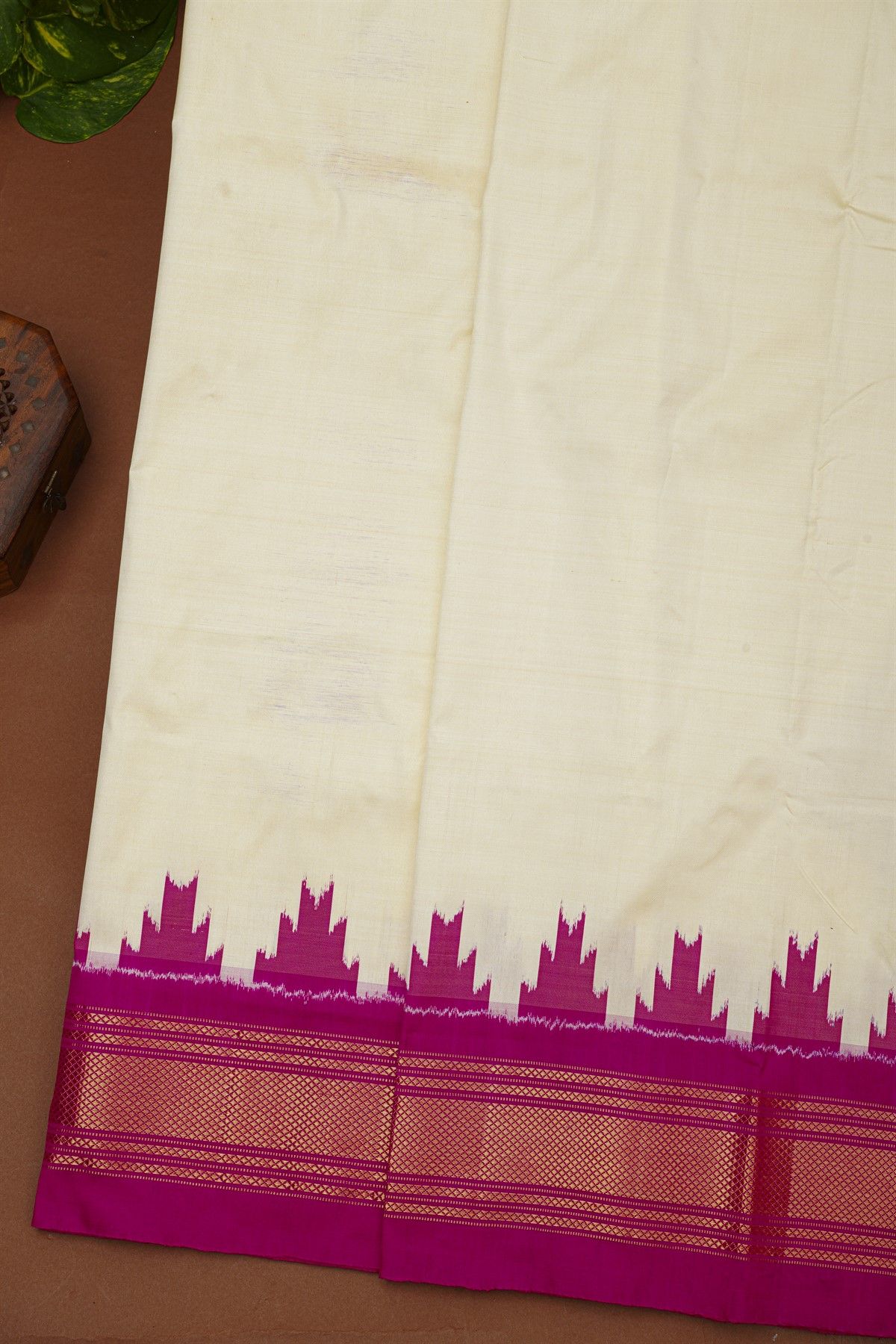 Ikat Silk Off White Saree With Diamonds And Temples Border