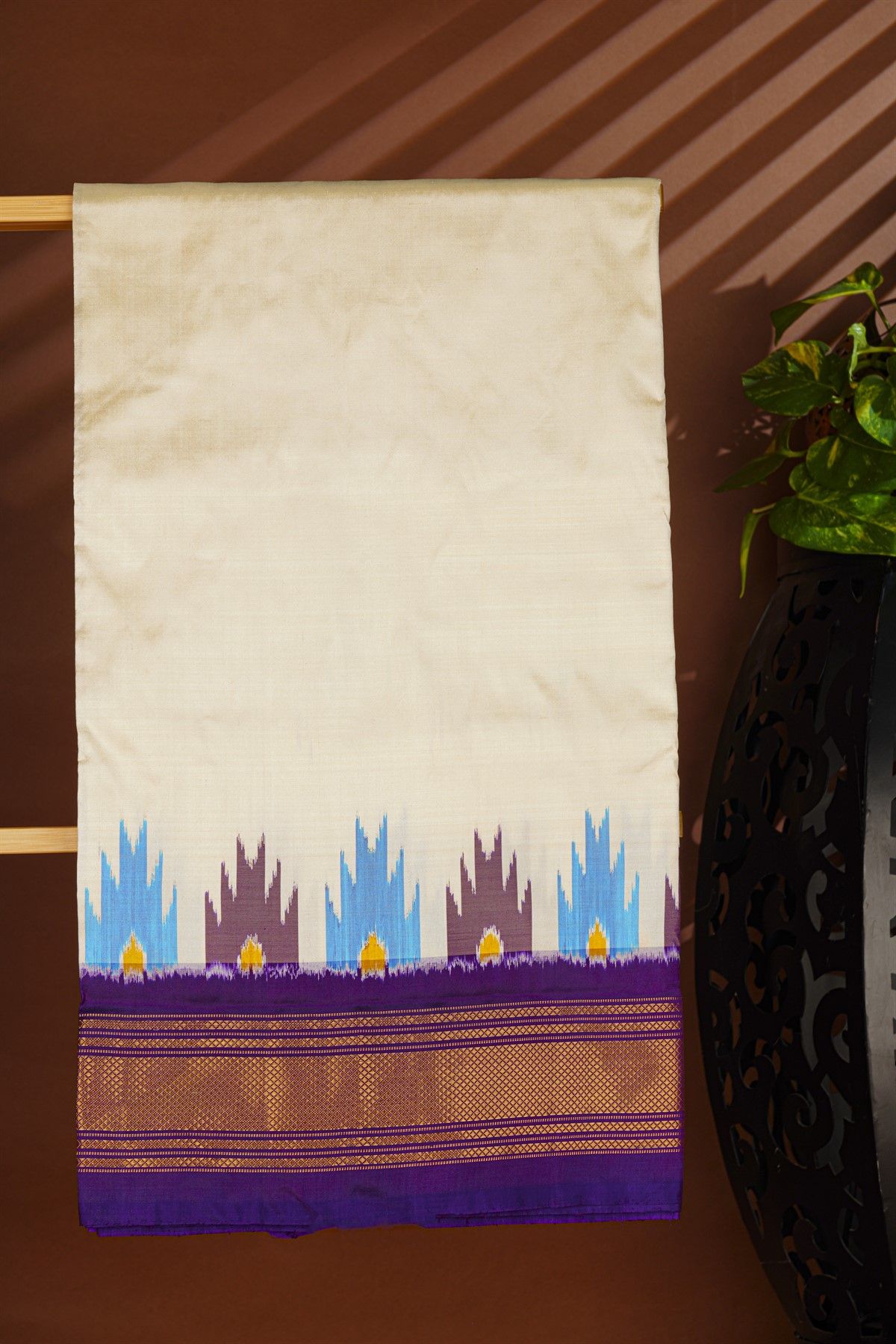 Ikat Silk Off White Saree With Diamonds And Temples Border