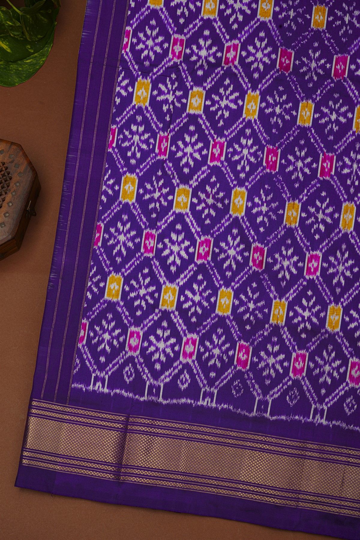 Ikat Silk Off White Saree With Diamonds And Temples Border