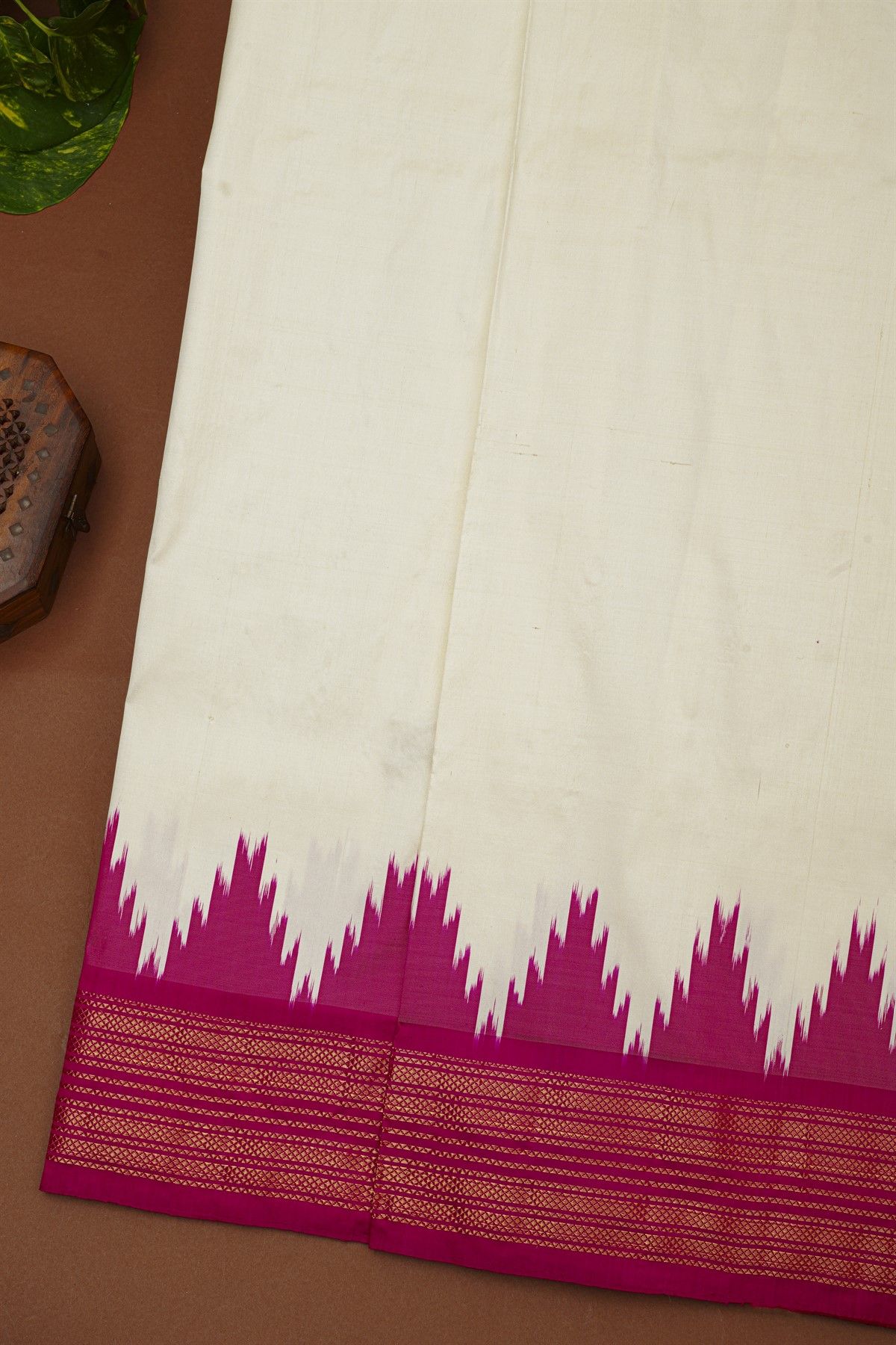 Ikat Silk Off White Saree With Diamonds And Temples Border