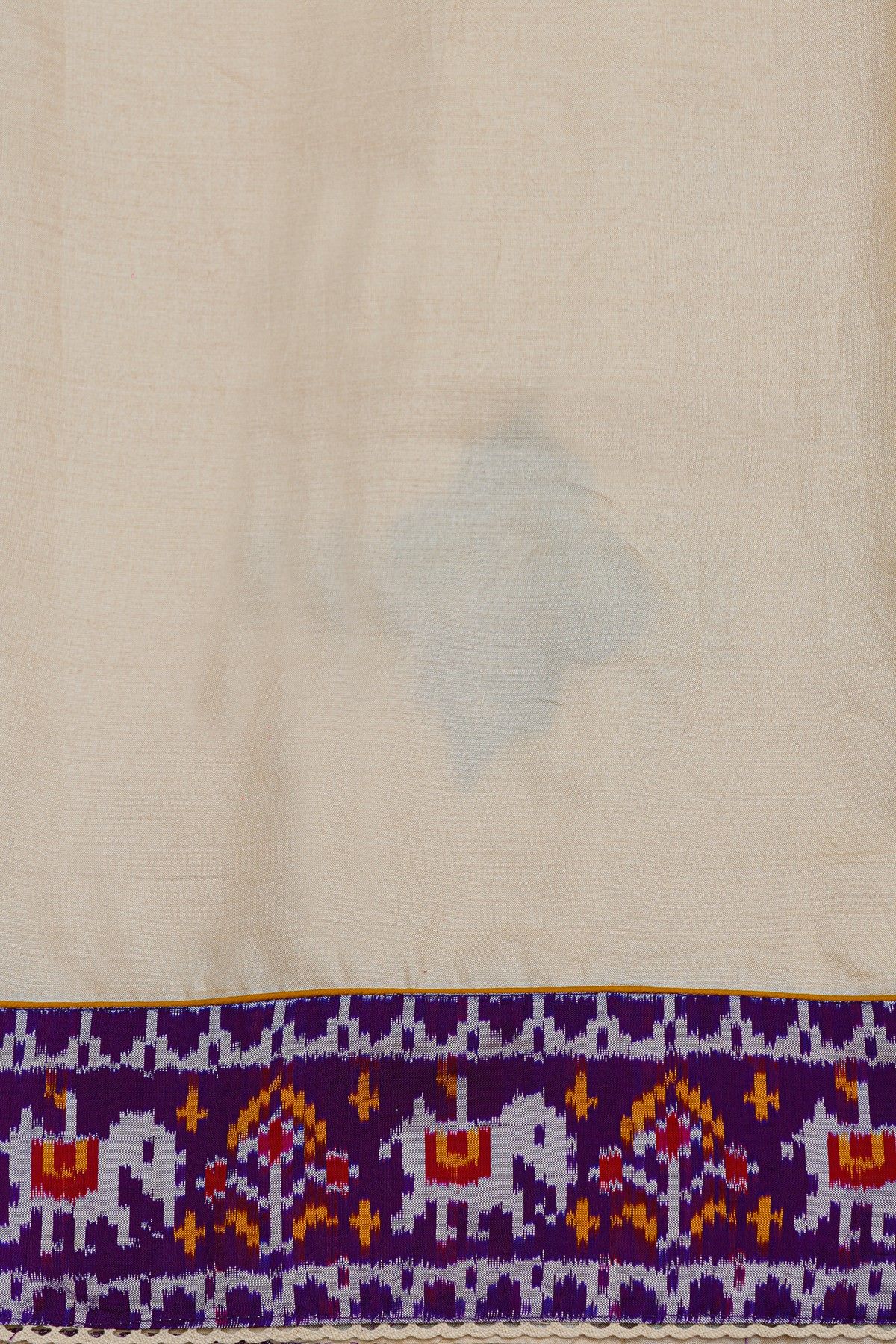 Fusion Silk Off-White Saree With Florals And Elephants Border