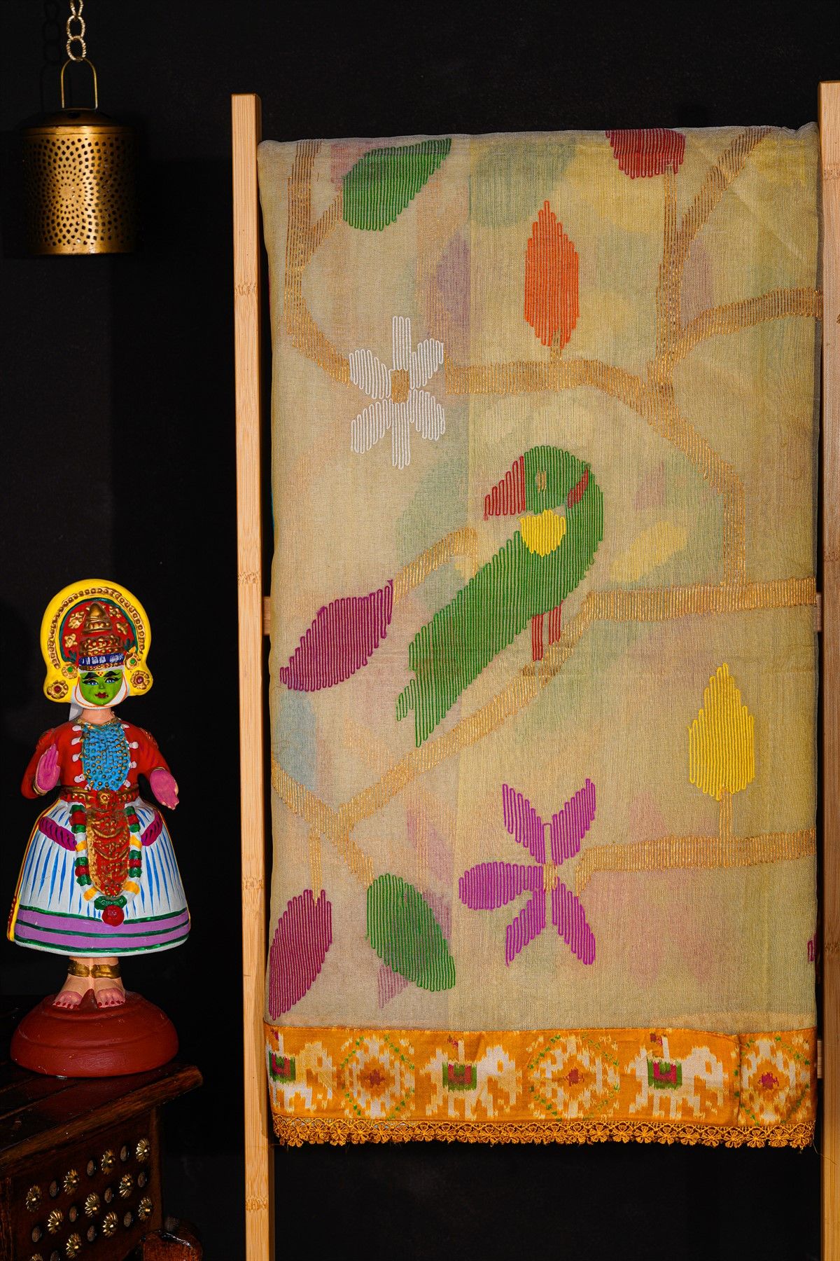 Fusion Silk Off White Saree With Florals And Parrots Body