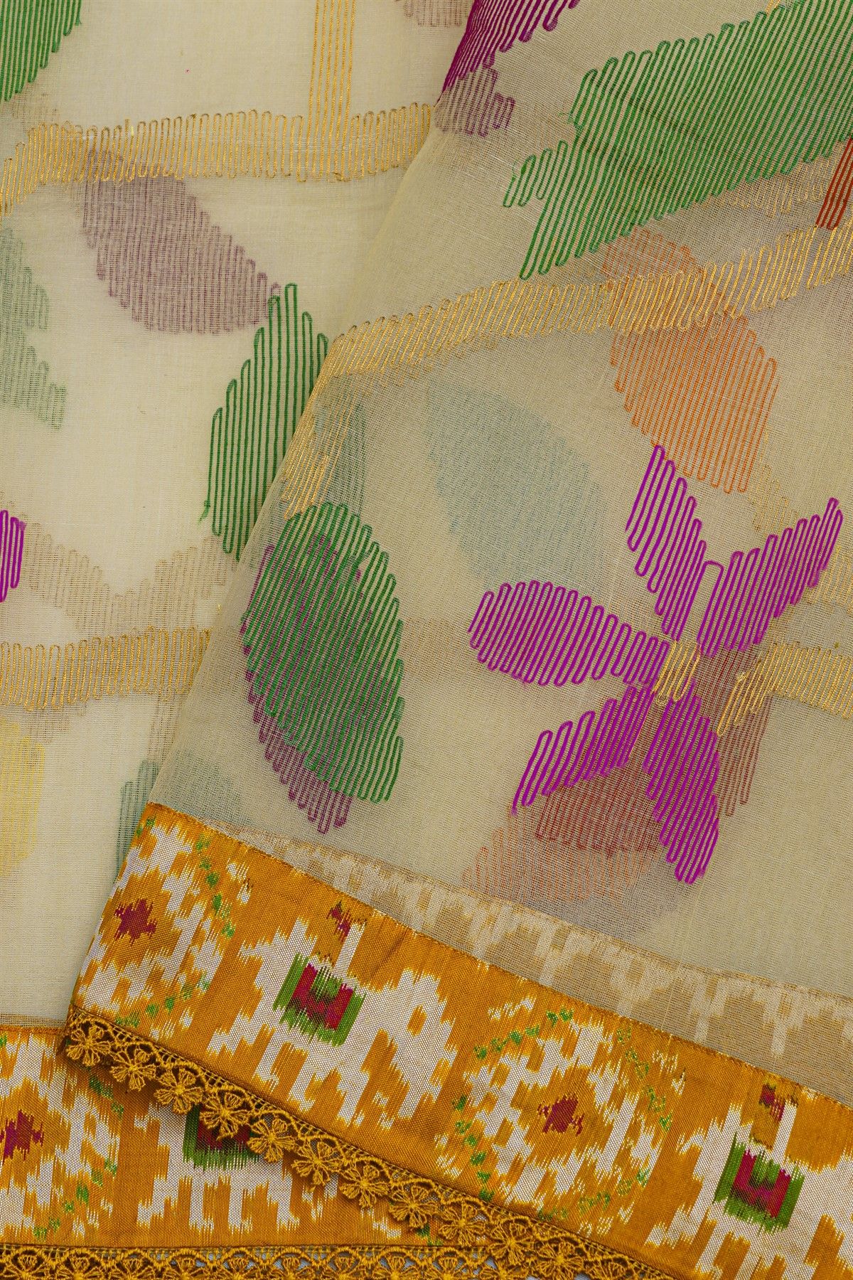 Fusion Silk Off White Saree With Florals And Parrots Body
