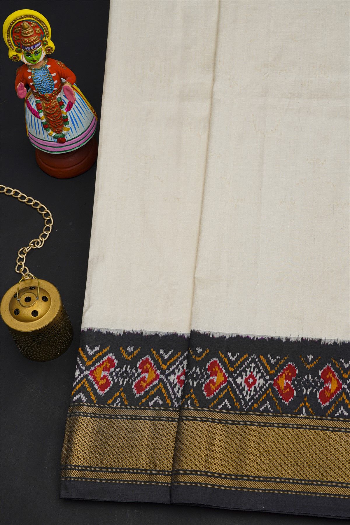 Fusion Silk Off-White Saree With Diamonds And Florals Ikkat Border