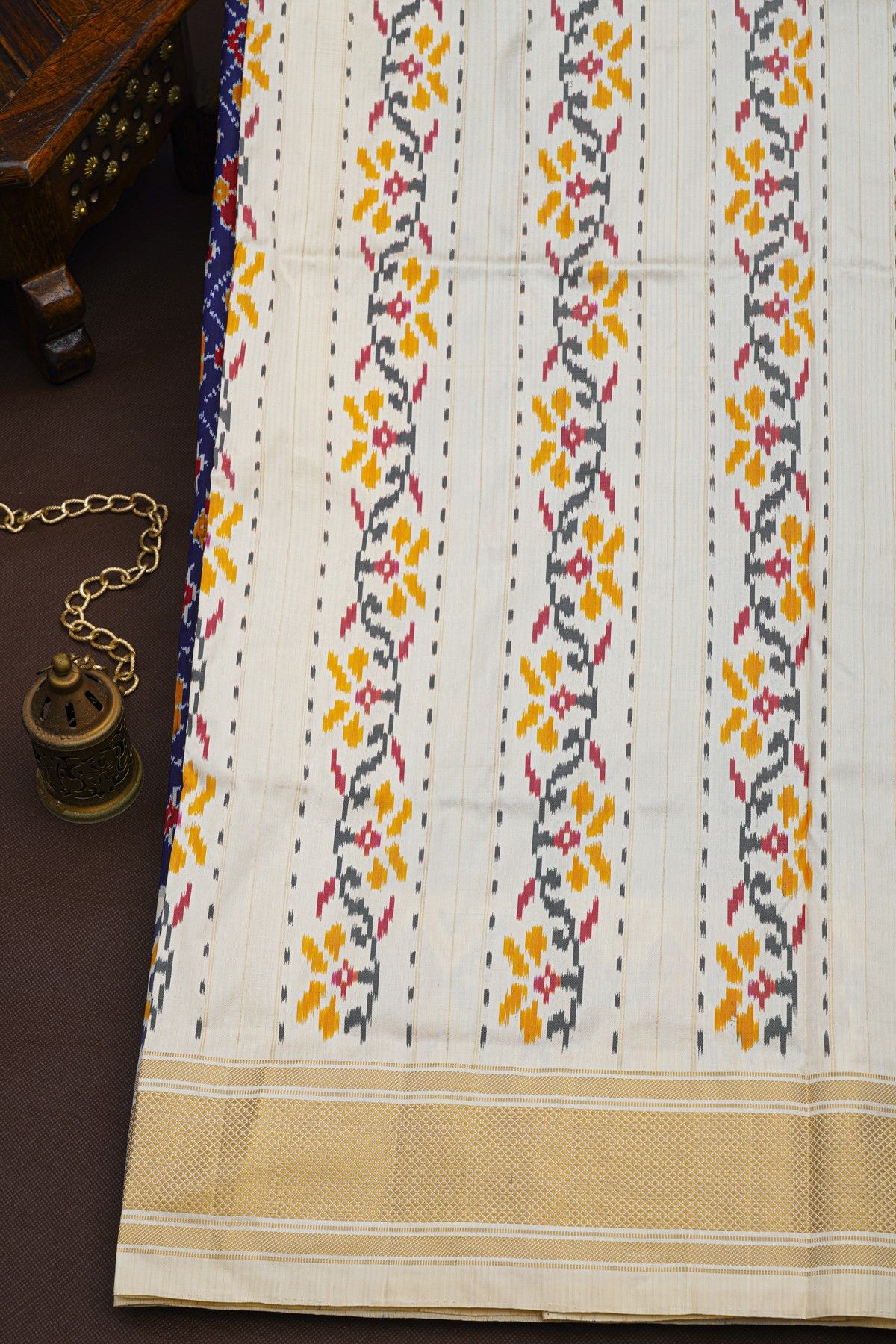 Pochampally Ikat Silk Navy Blue Saree With Florals And Leaves Body