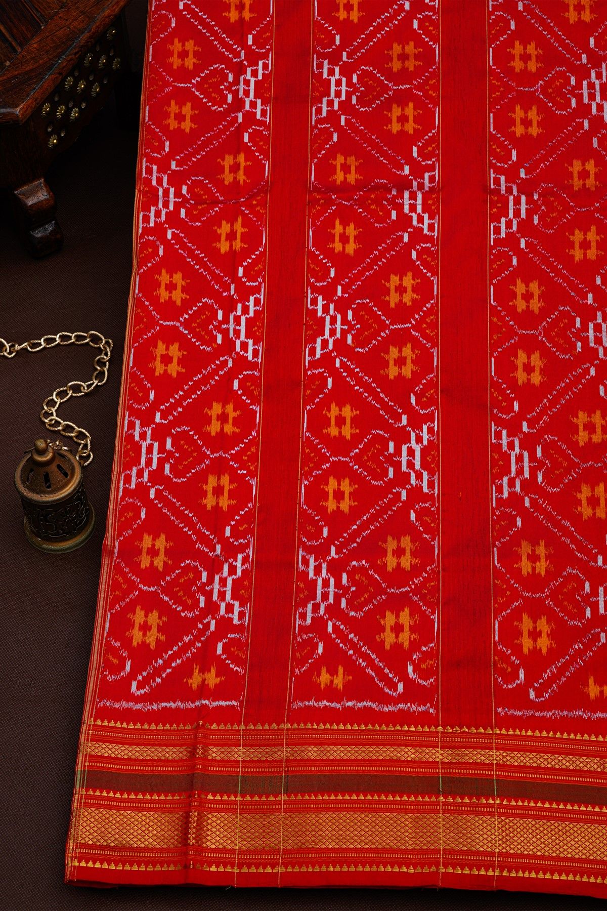 Pochampally Ikat Silk Black Saree With Florals And Leaves Body