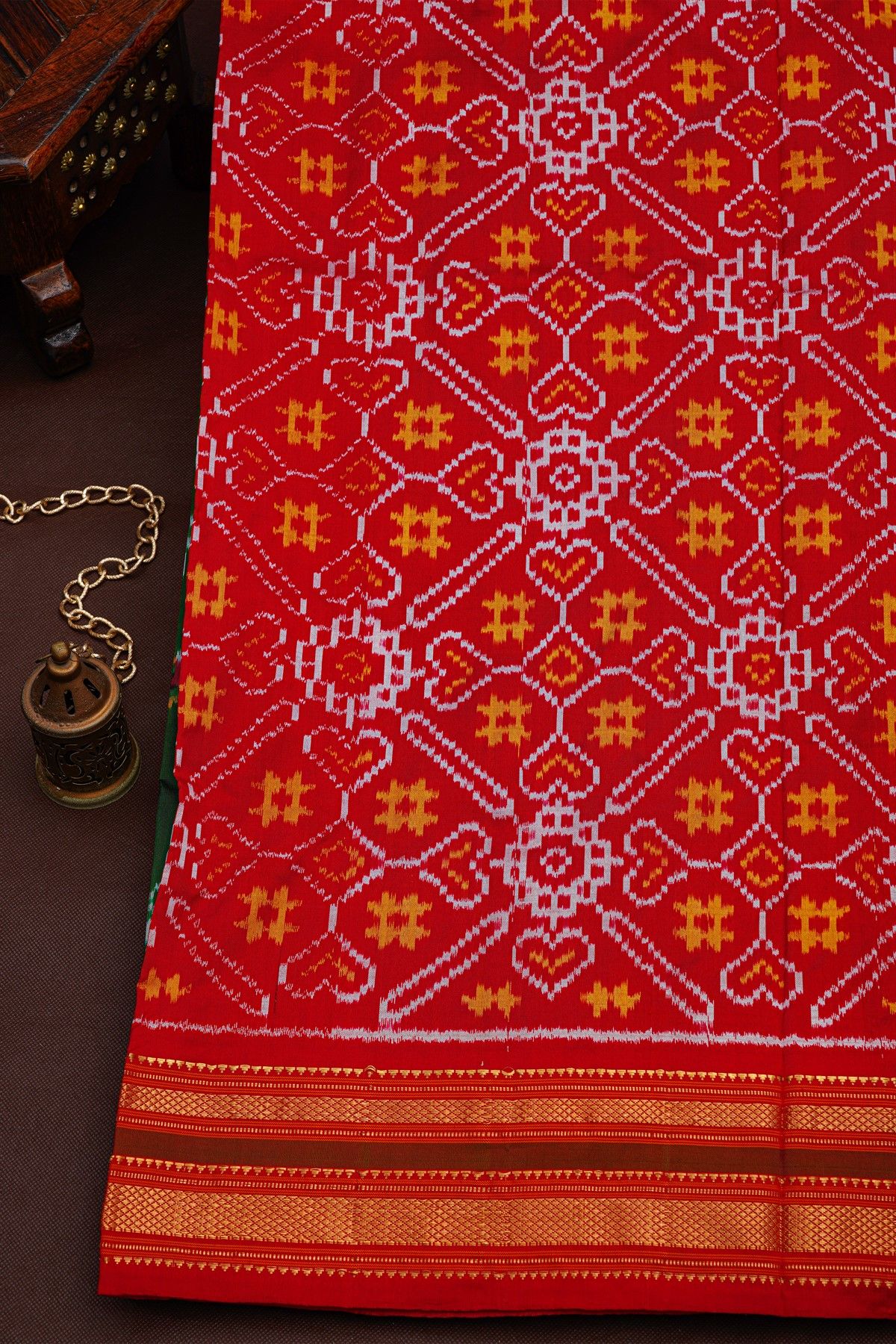 Ikat Silk Bottle Green Saree With Floral And Leaves Body