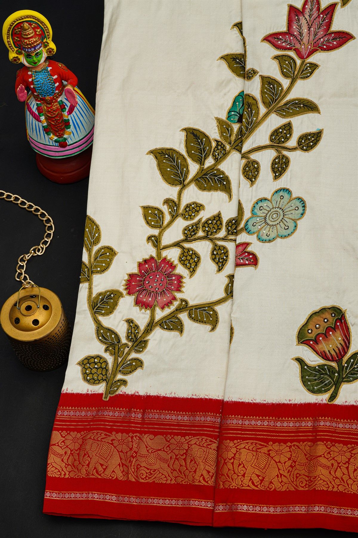 Fusion Silk Off White Saree With Florals Patch Work Body