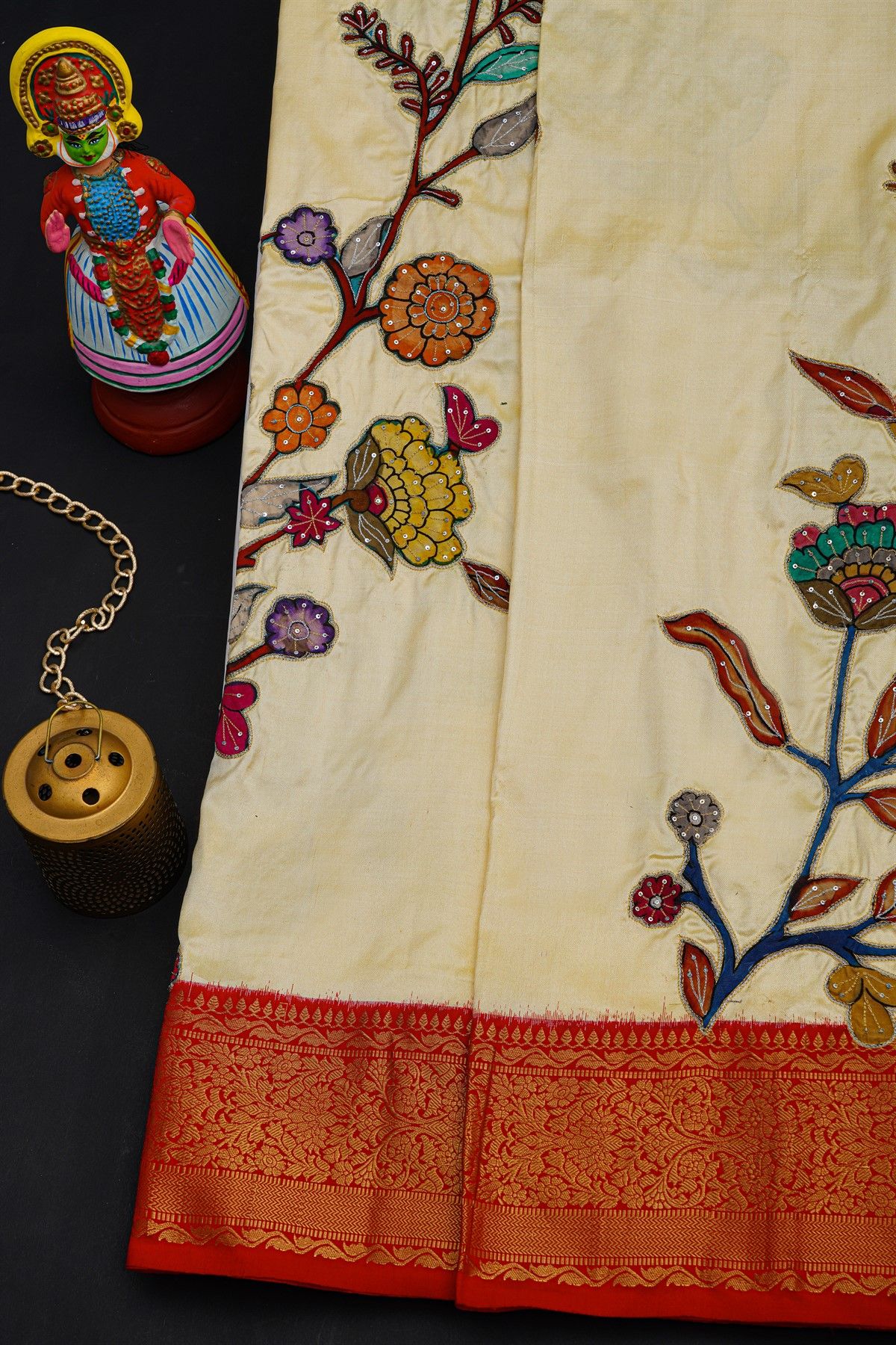 Fusion Ikat Silk Off White Saree With Patch Work Floral Body