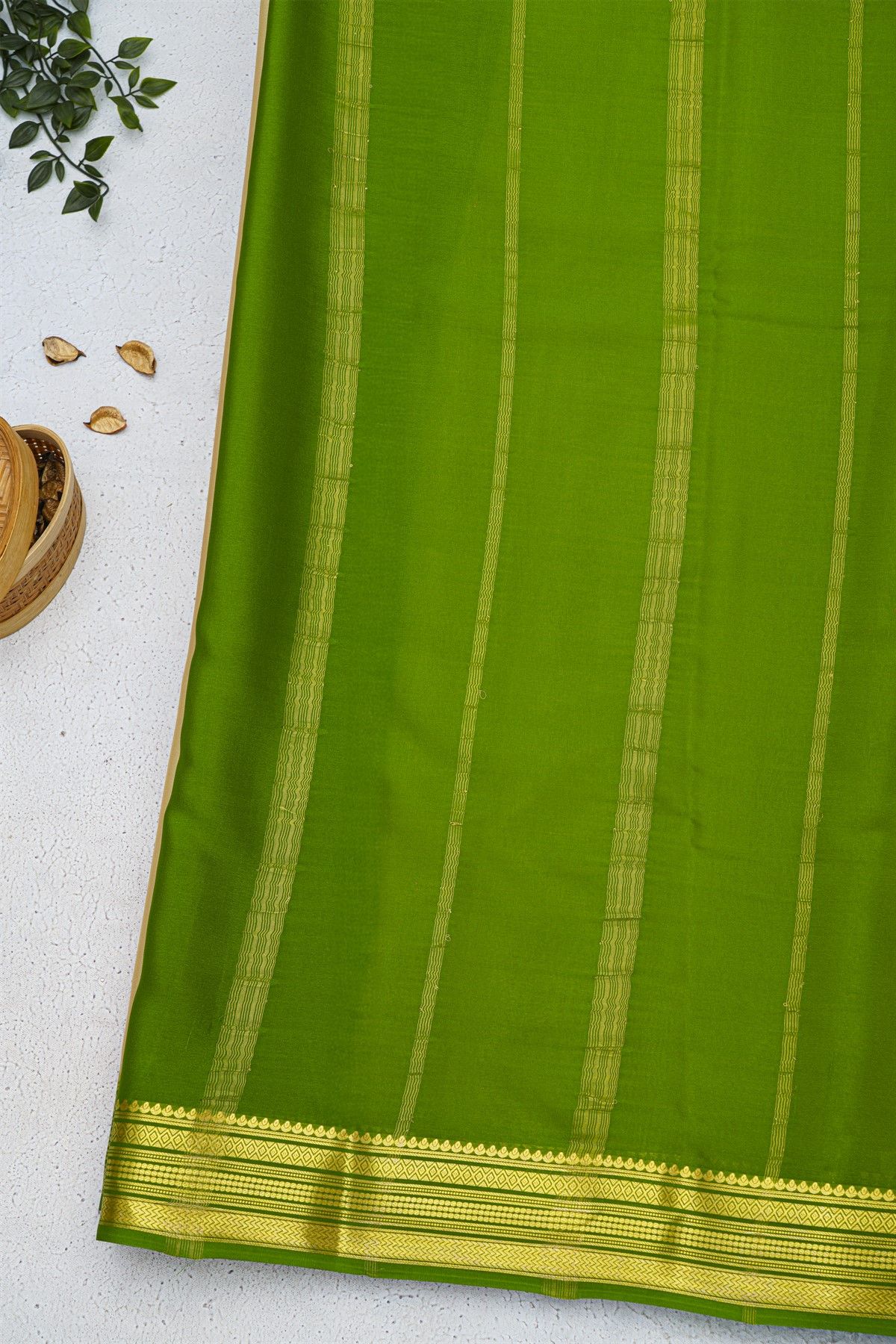 Mysore Crepe Cream Saree With Zig-Zig Lines In Buttis Border