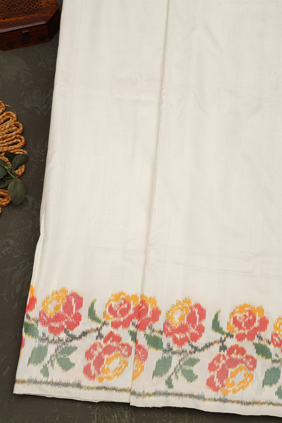 Pochampally Ikat Silk Cream Saree With Floral And Leaf Border