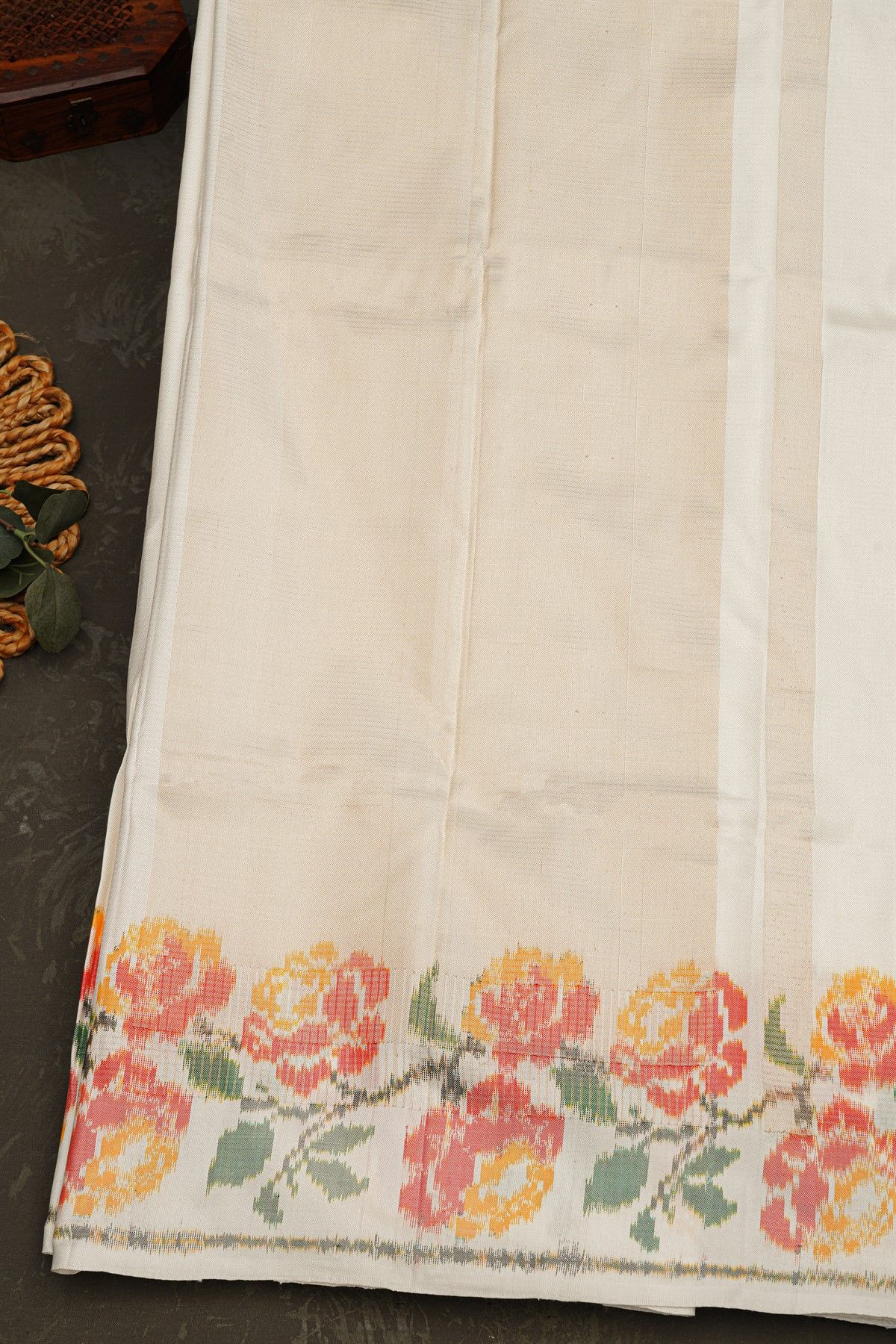 Pochampally Ikat Silk Cream Saree With Floral And Leaf Border