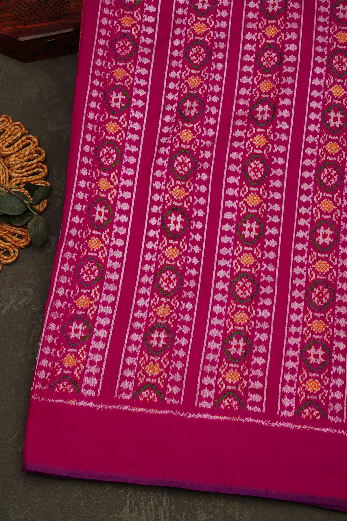 Pochampally Ikat Silk Magenta Saree With Floral And Fish Circles Body