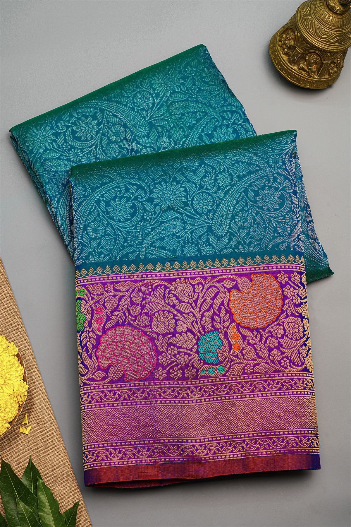 Gadwal Silk Dual Colour Saree With Florals And Leaves Jaal Border