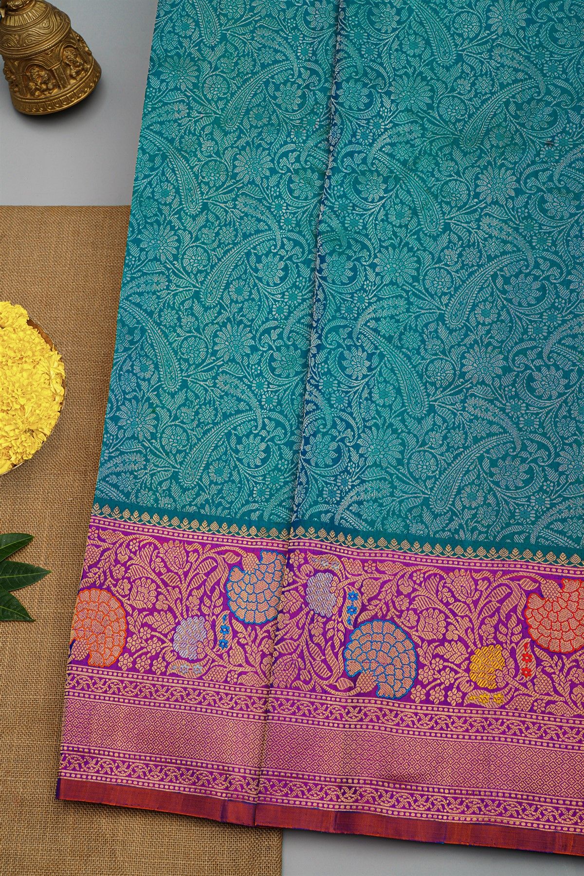 Gadwal Silk Dual Colour Saree With Florals And Leaves Jaal Border