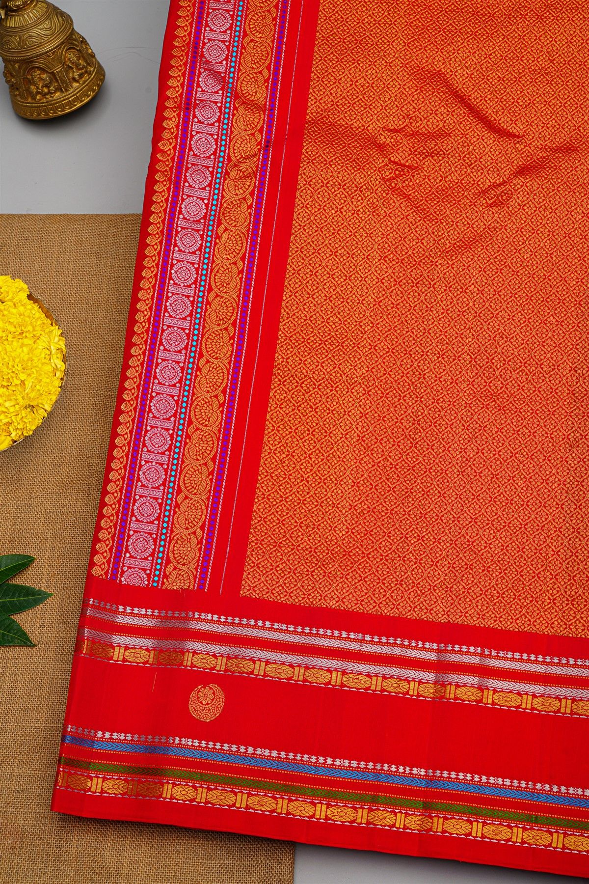 Gadwal Silk Cream Saree With Florals And Buttis Border