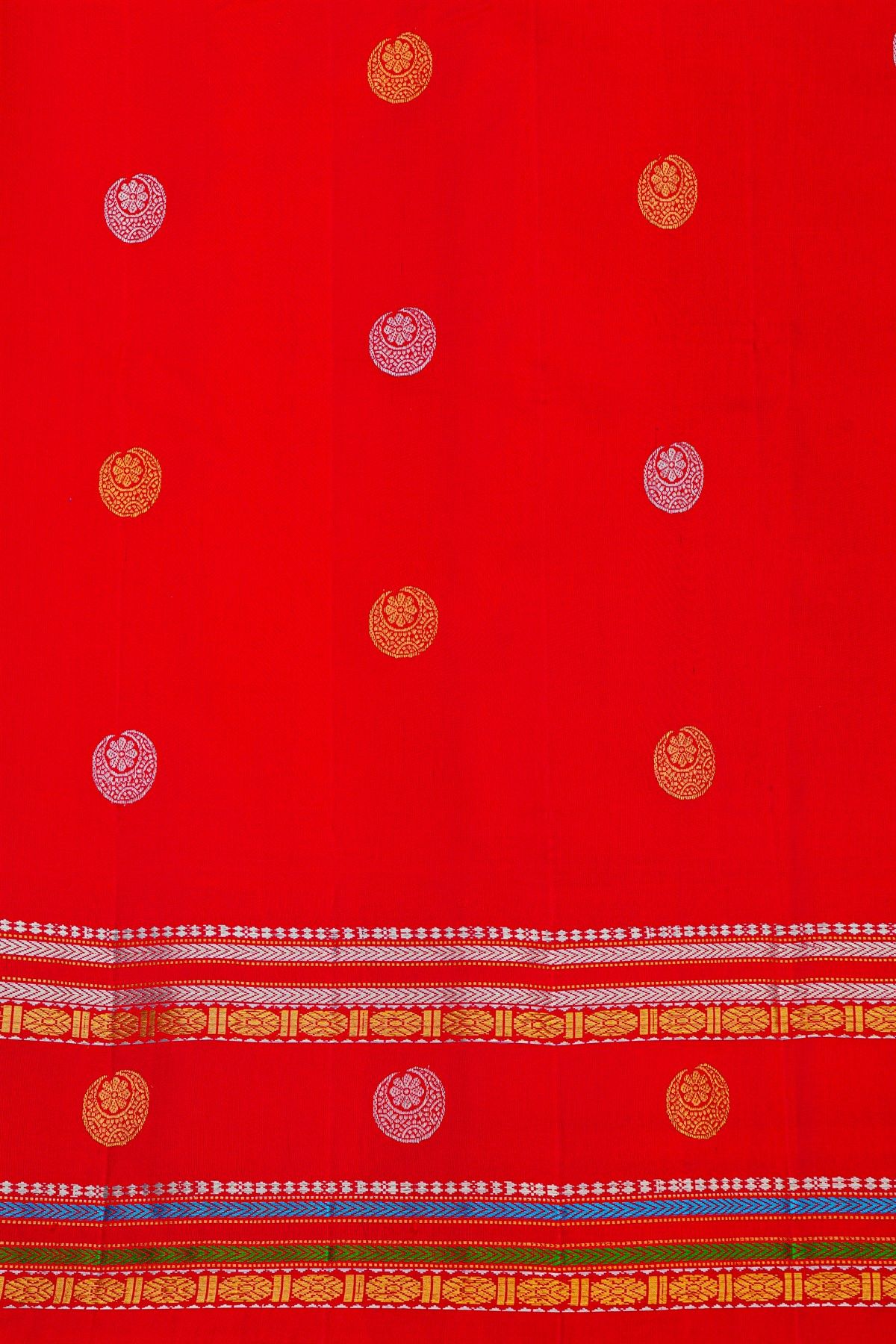 Gadwal Silk Cream Saree With Florals And Buttis Border