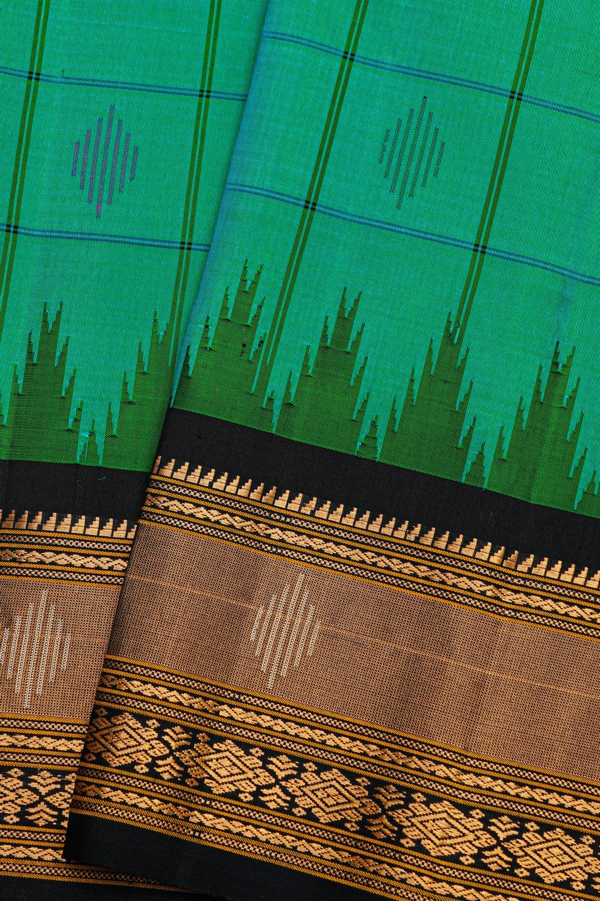 Gadwal Silk Dual Colour Saree With Florals And Buttis Border