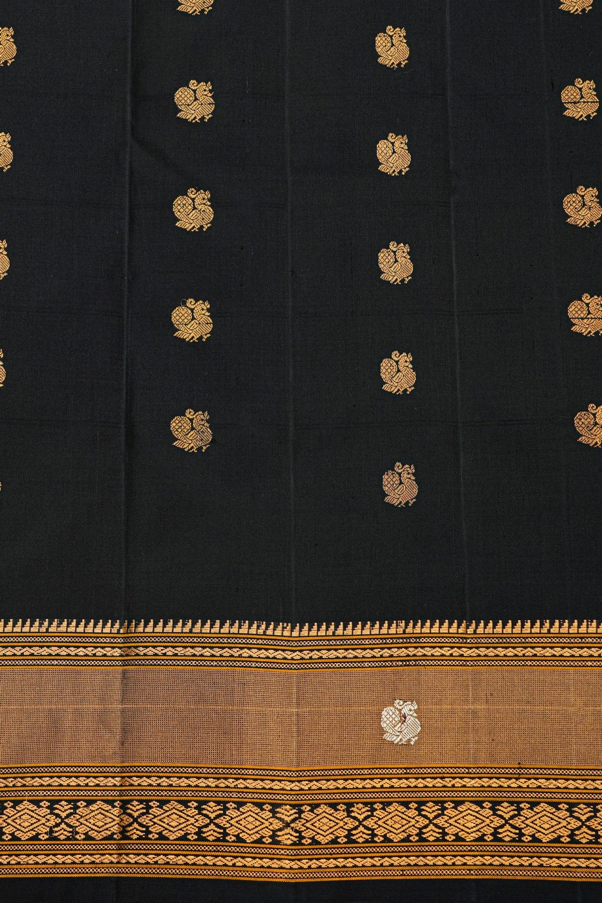 Gadwal Silk Dual Colour Saree With Florals And Buttis Border