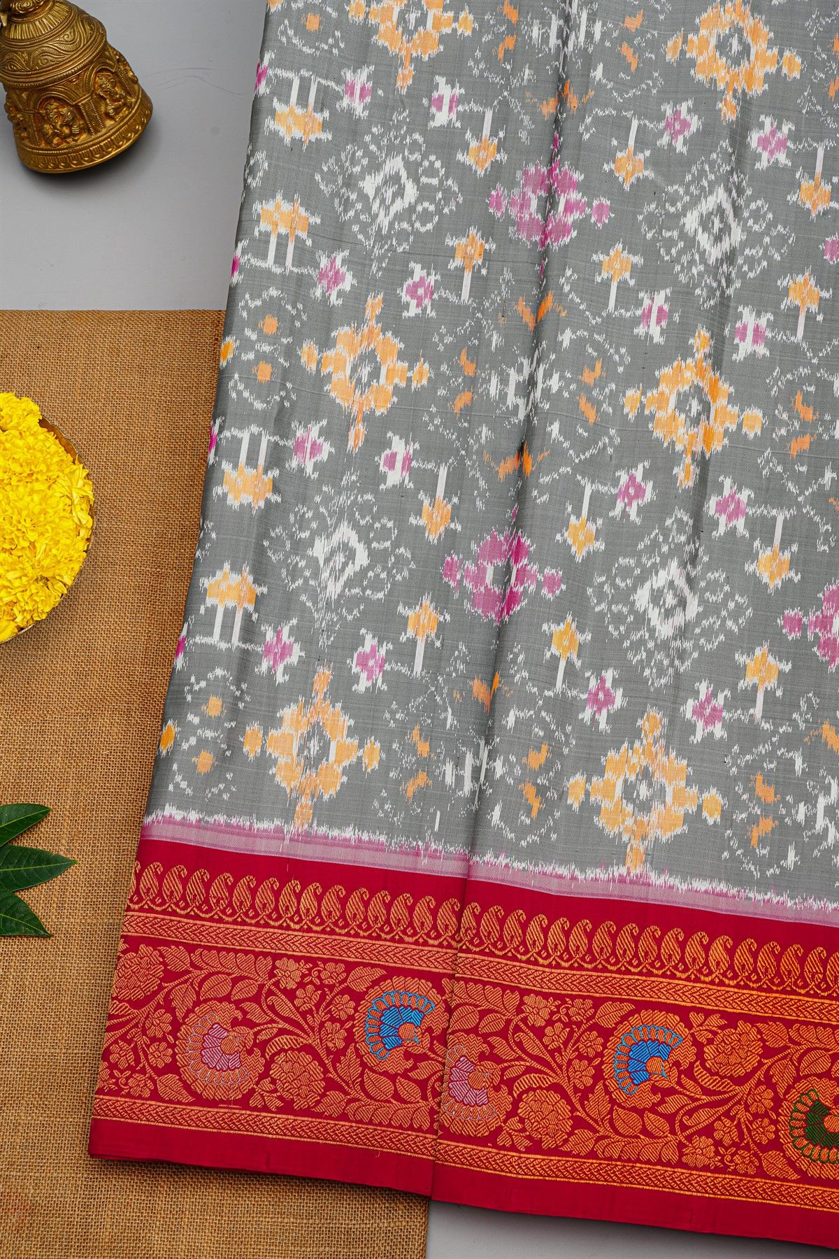 Gadwal Silk Grey Saree With Florals And Leaves In Ikat Print Body