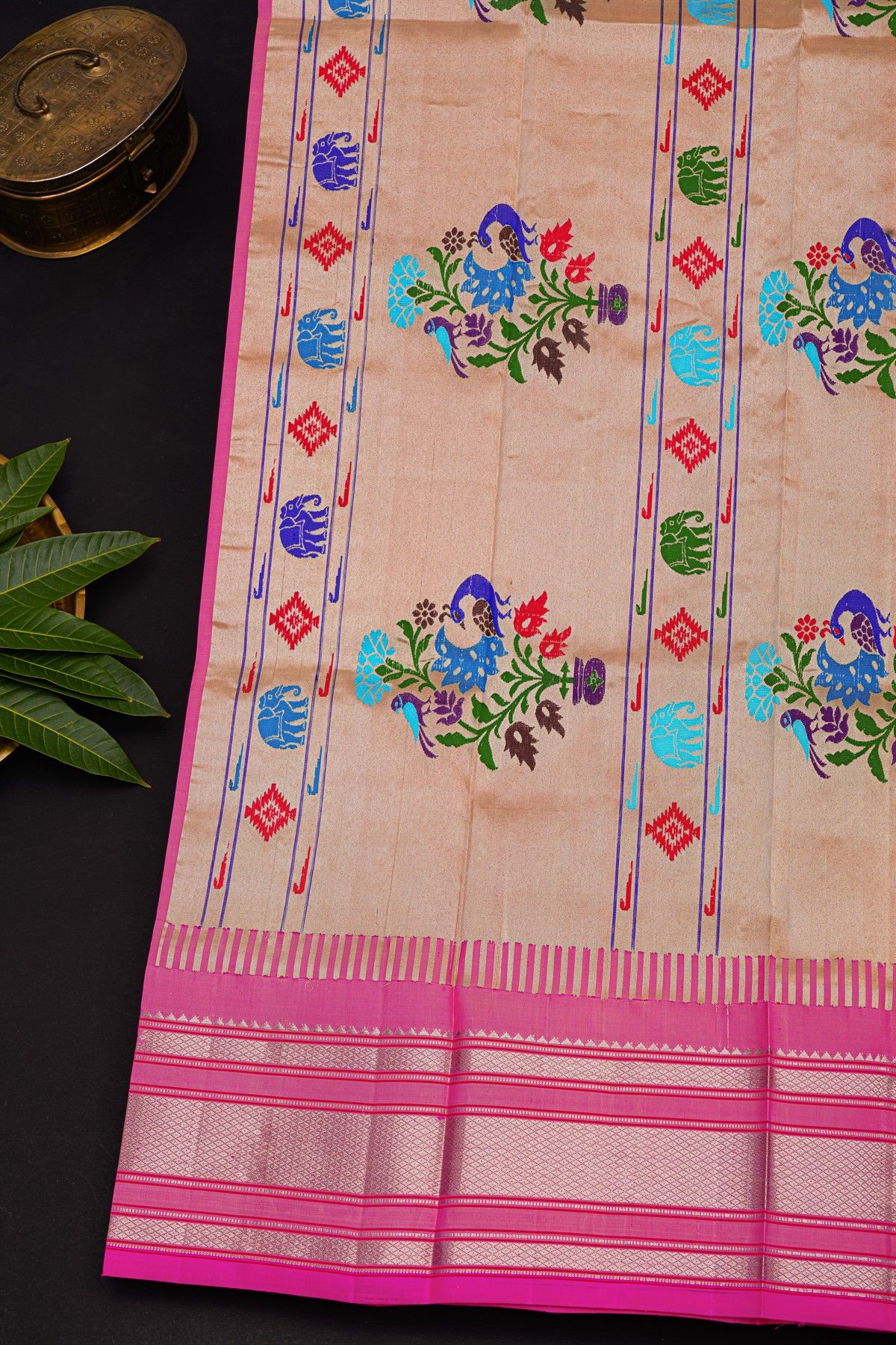 Gadwal Silk Pink Saree With Diamonds And Temples Border