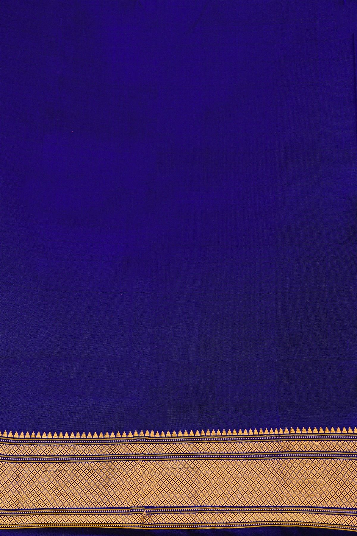 Gadwal Silk Blue Saree With Floral And Leaf Zari Body
