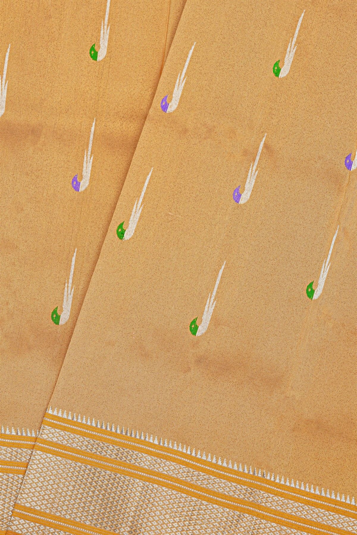 Gadwal Silk Beige Saree With Muniya Buttis Body