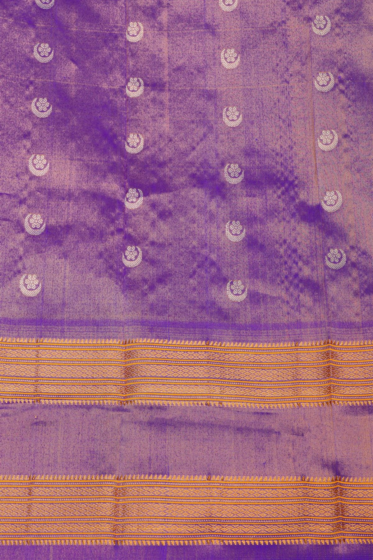 Gadwal Silk Lavender Saree With Floral And Peacock Zari Body