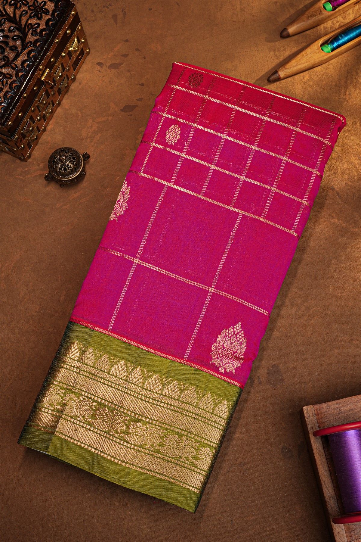 Kuppadam Sico Rani Pink Saree With Birds And Temple Border