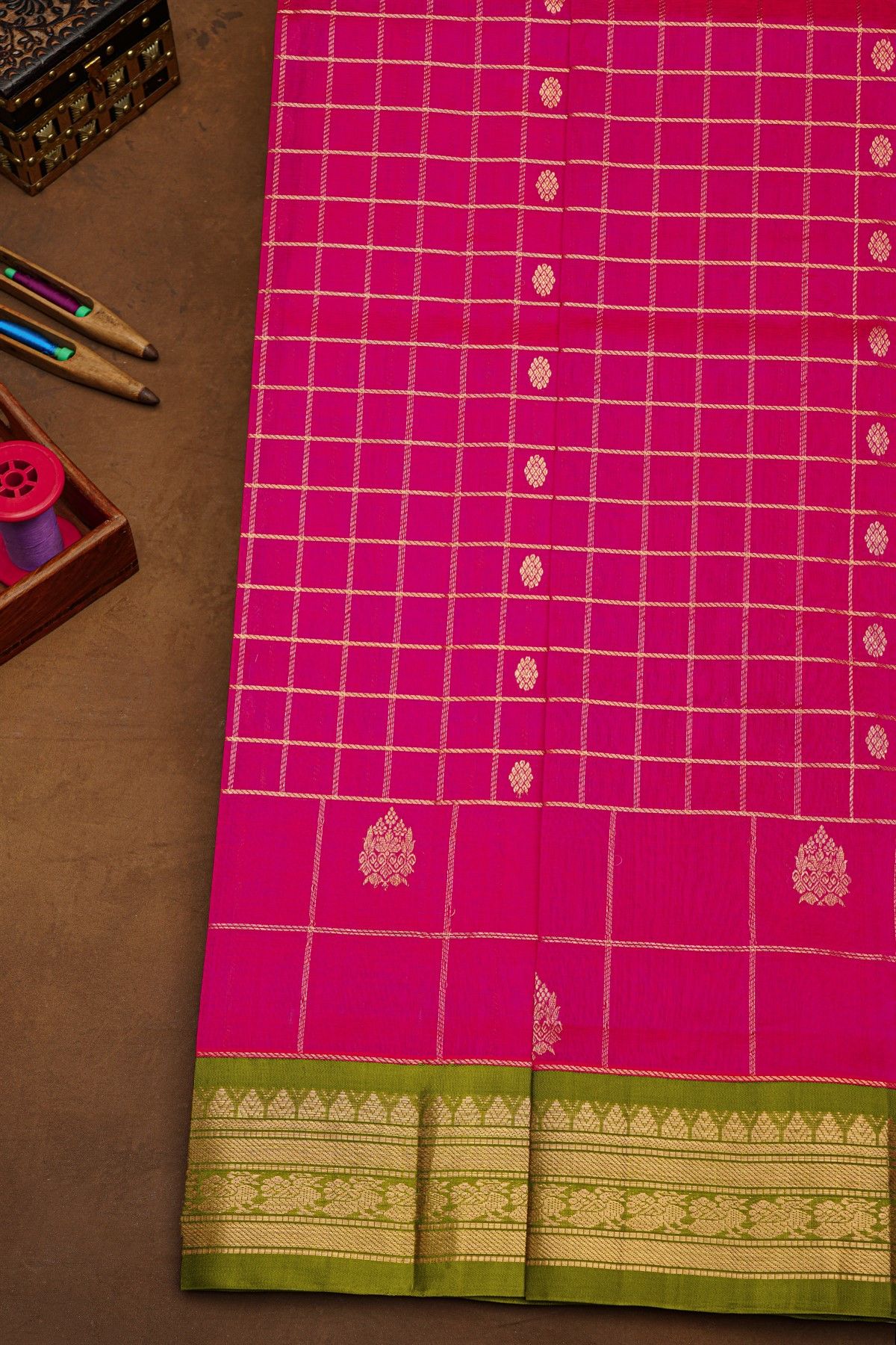 Kuppadam Sico Rani Pink Saree With Birds And Temple Border