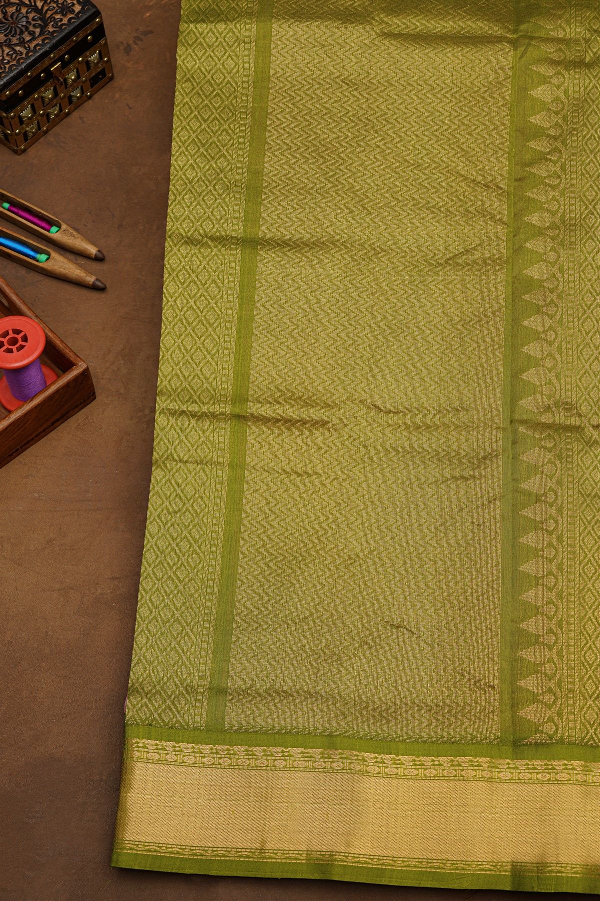 Kuppadam Sico Mauve Saree With Floral And Parrot Butti Body