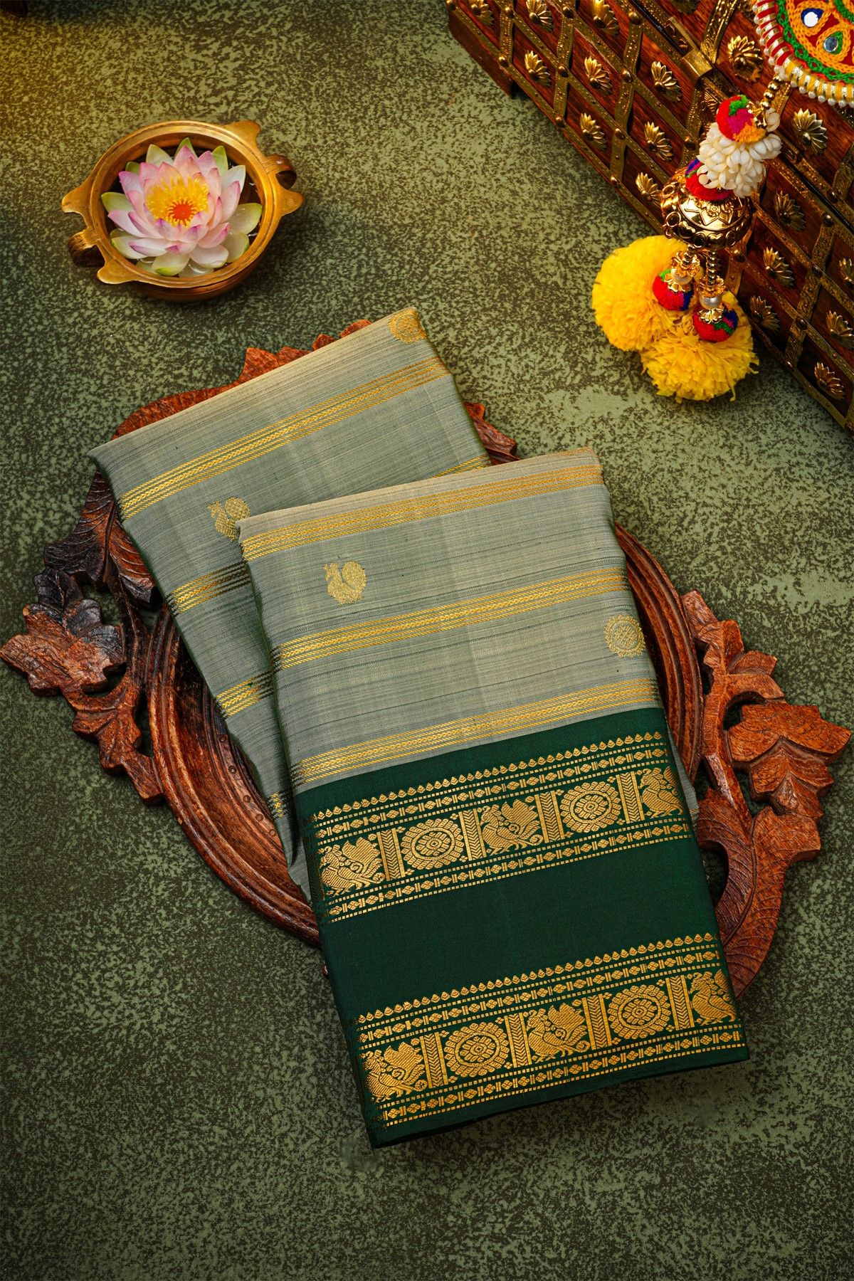 Kancheepuram Silk Dual Colour Saree With Florals And Peacocks Traditional Gap Border
