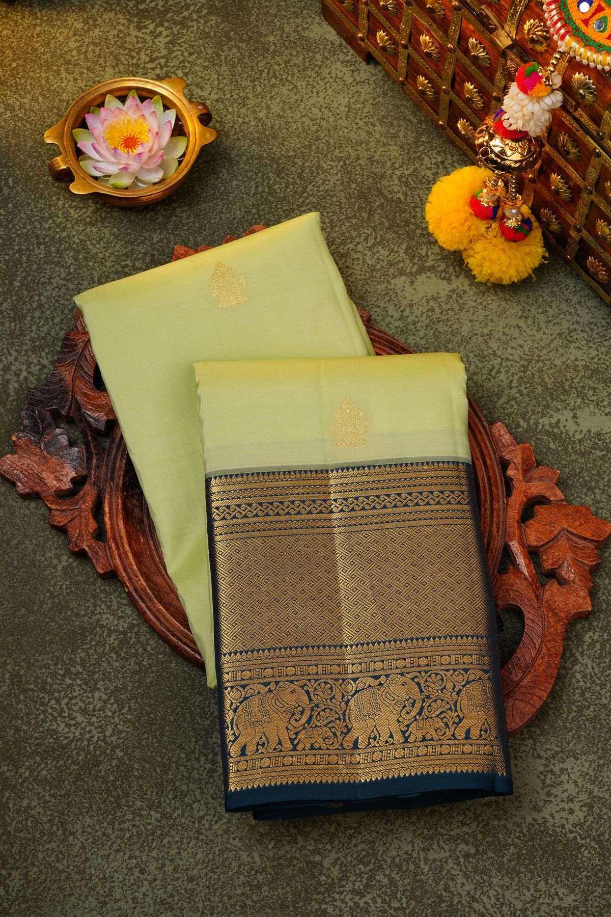 Kancheepuram Silk Lime Green Saree With Floral Leaf And Pichwai Border