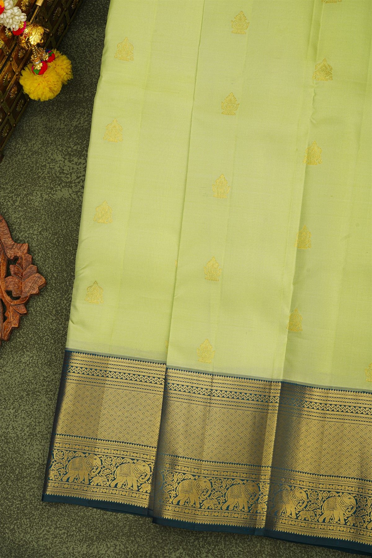 Kancheepuram Silk Lime Green Saree With Floral Leaf And Pichwai Border