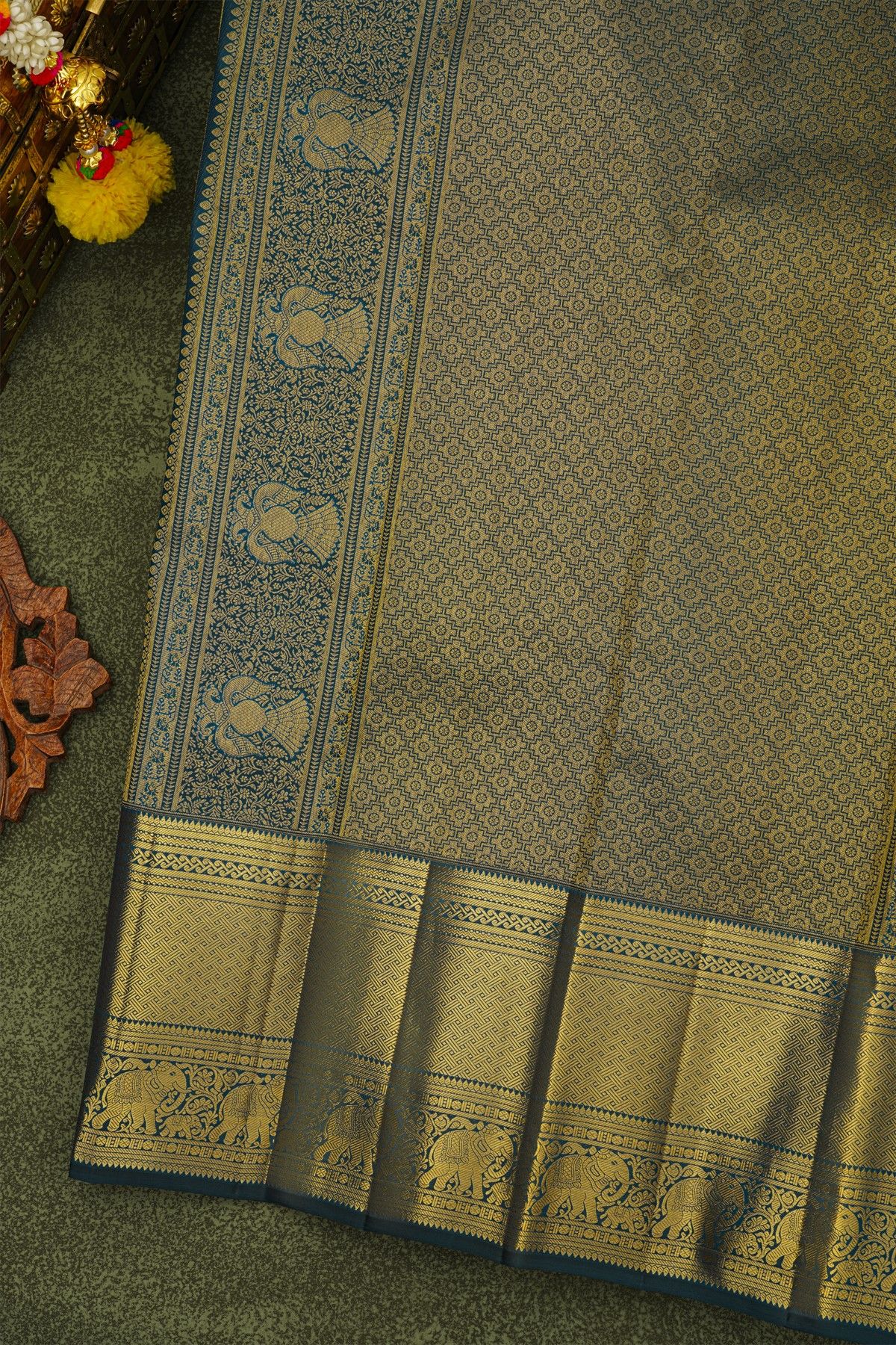 Kancheepuram Silk Lime Green Saree With Floral Leaf And Pichwai Border