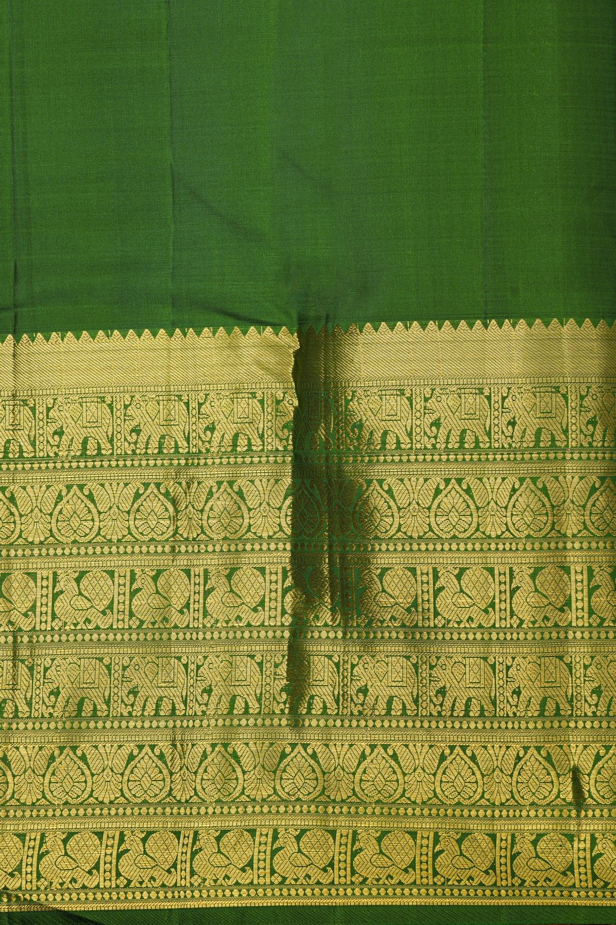 Kancheepuram Silk Red Saree With Traditional Border